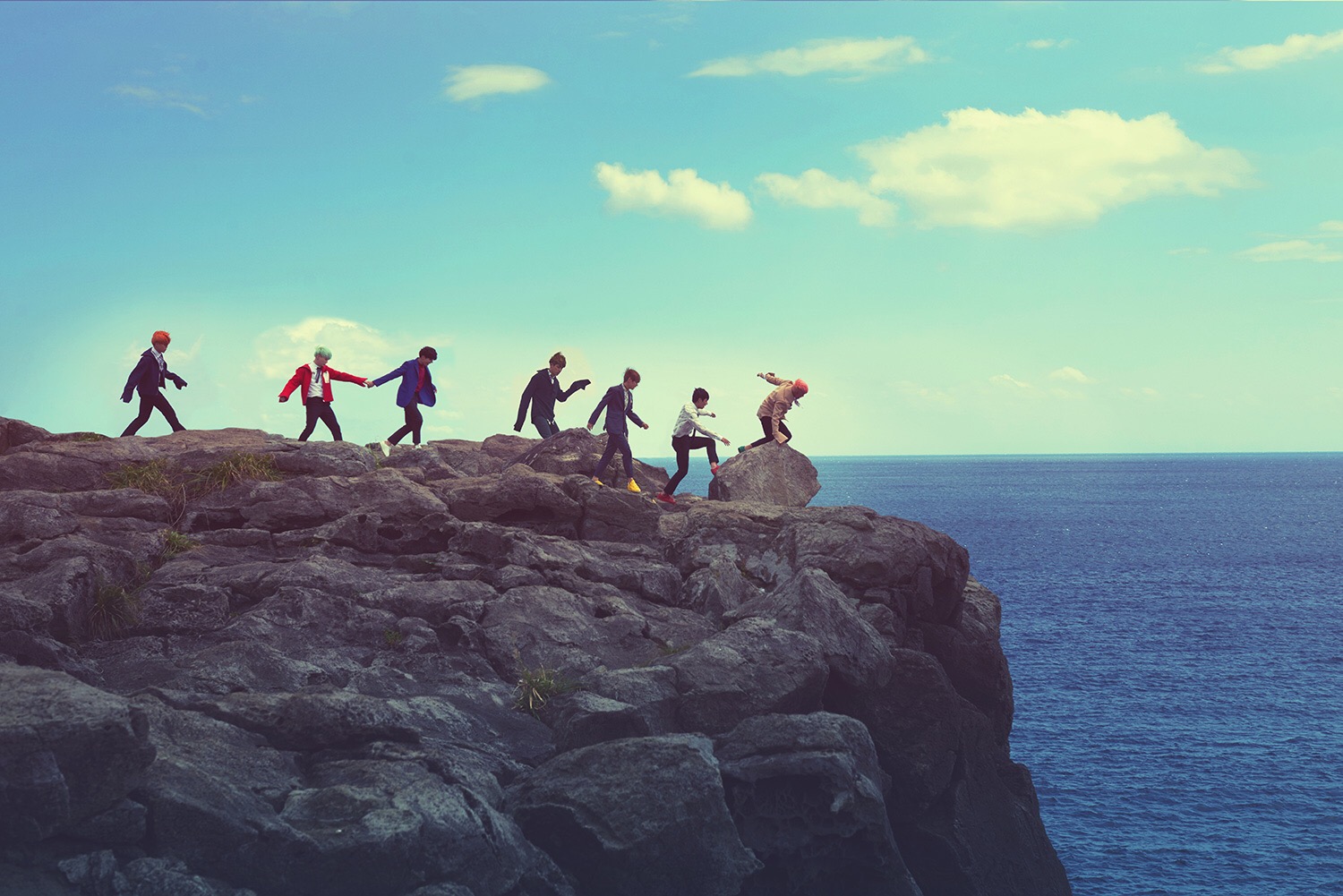 fondo de pantalla de bts,cielo,acantilado,mar,oceano,horizonte