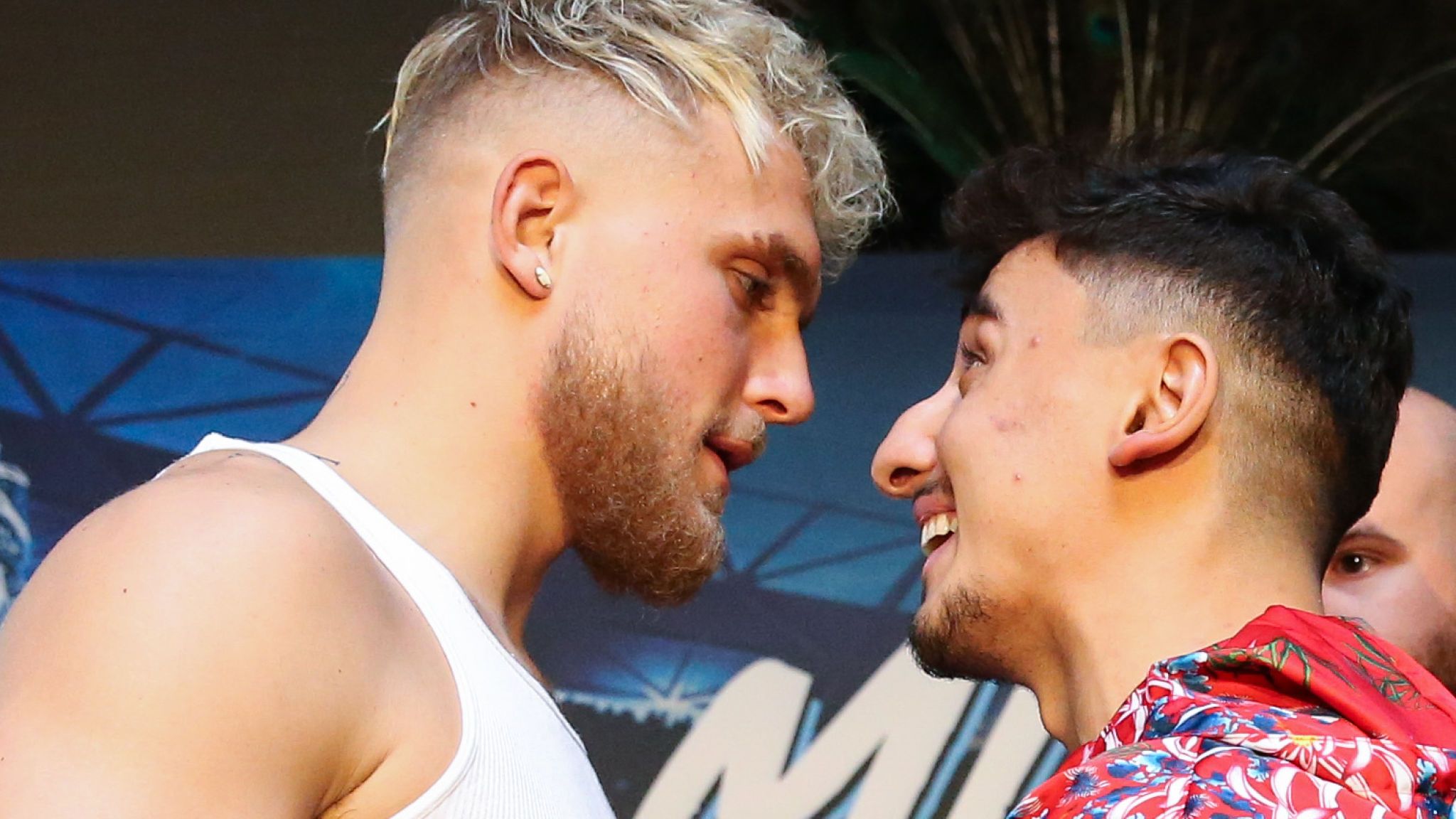 jake paul fondo de pantalla,cabello,peinado,frente,interacción,barba