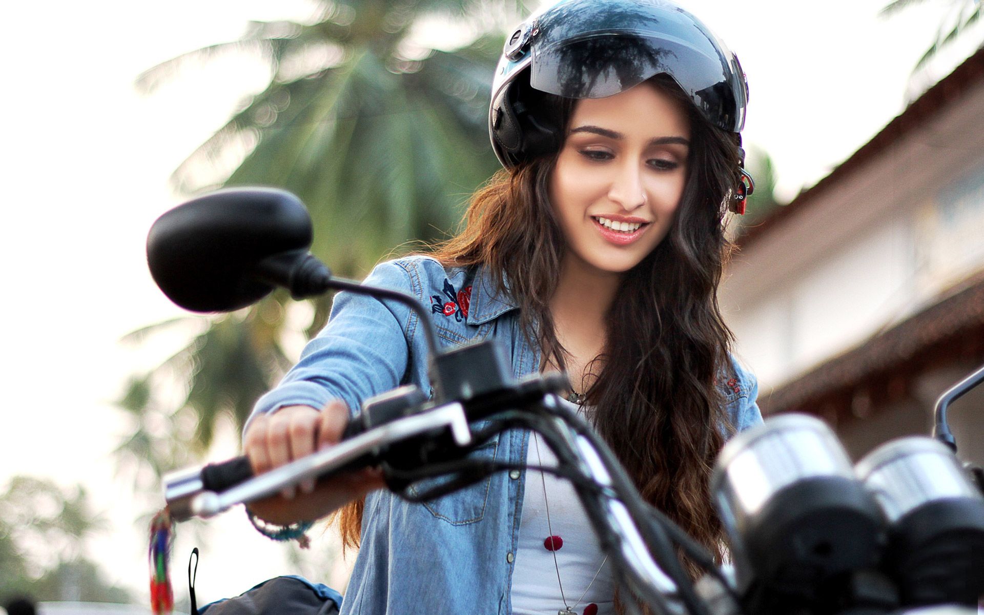 shraddha kapoor hd wallpaper,helmet,recreation,shooting sport,photography,shooting