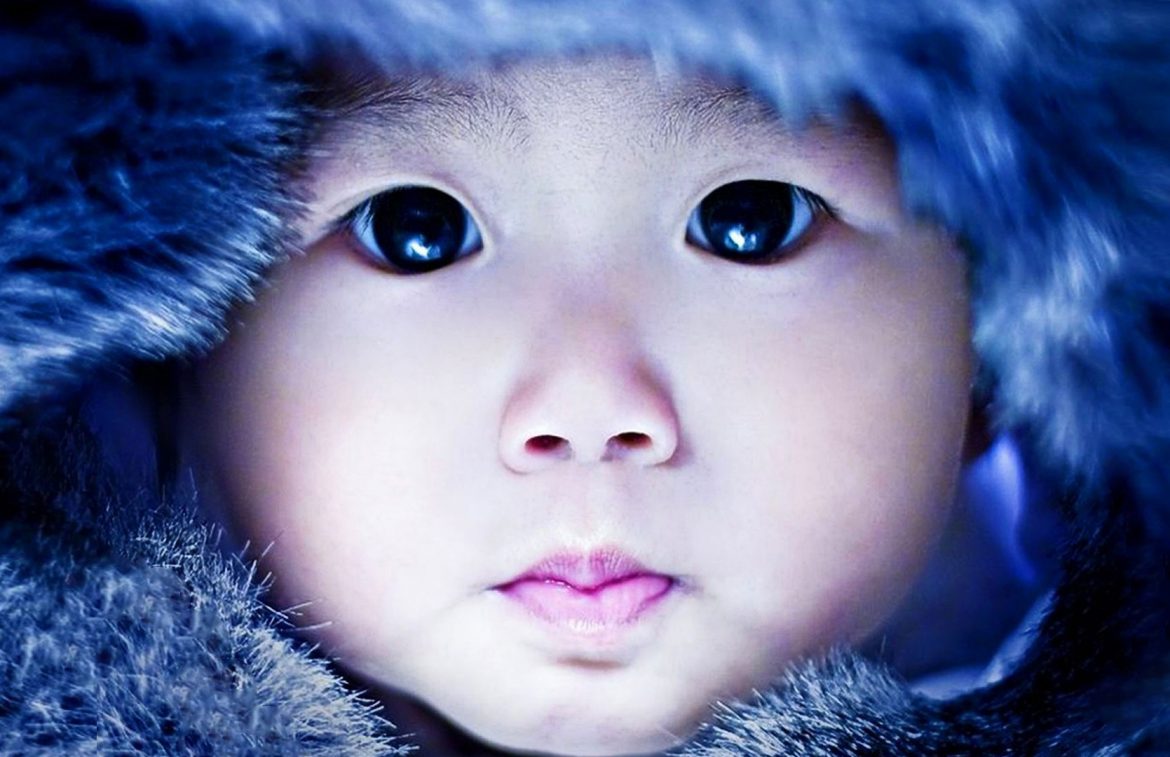 Facebook Blue Eyes Baby Wallpaper Download WallpaperUse
