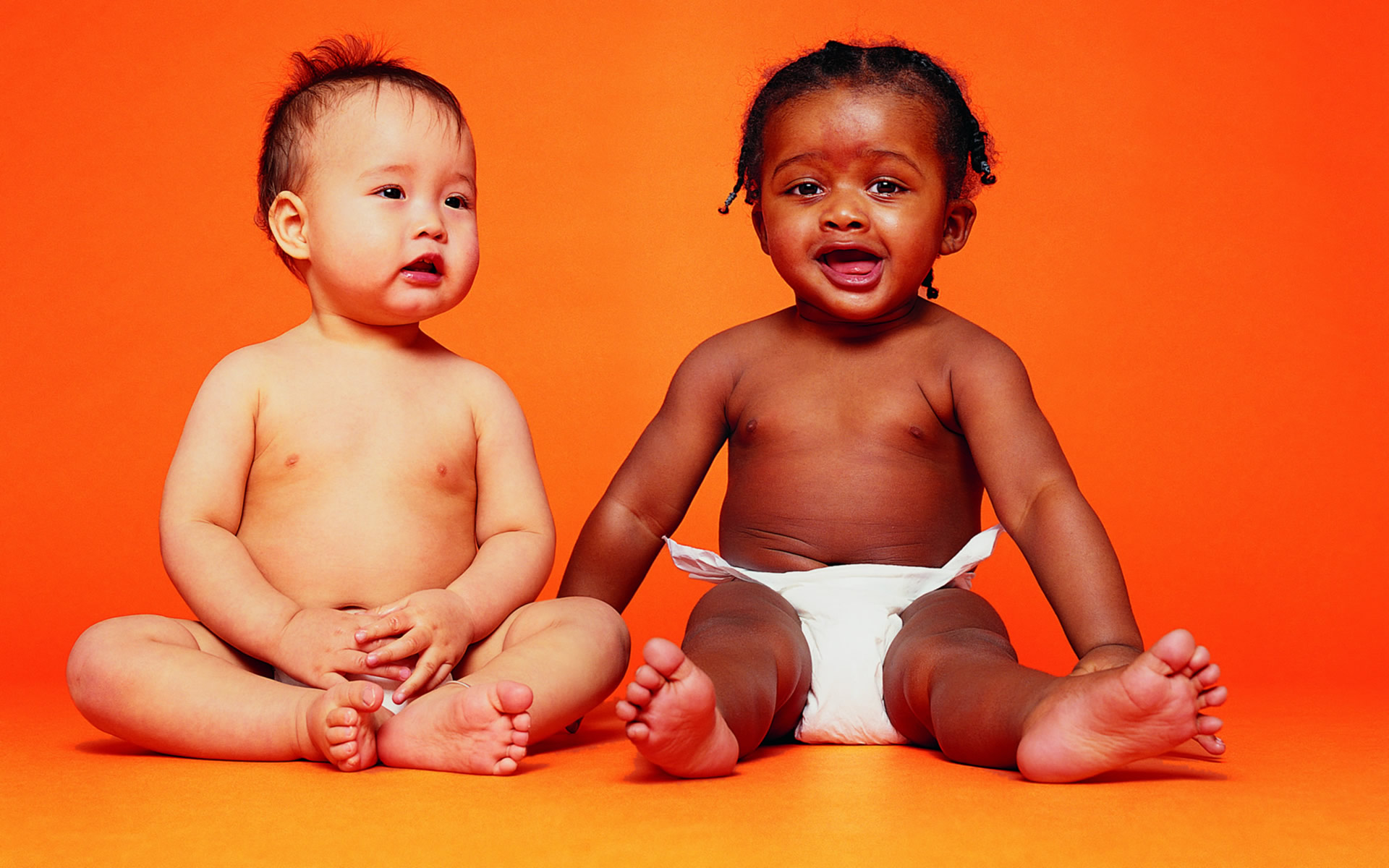 fotos de bebé fondos de pantalla,niño,bebé,niñito,naranja,sentado