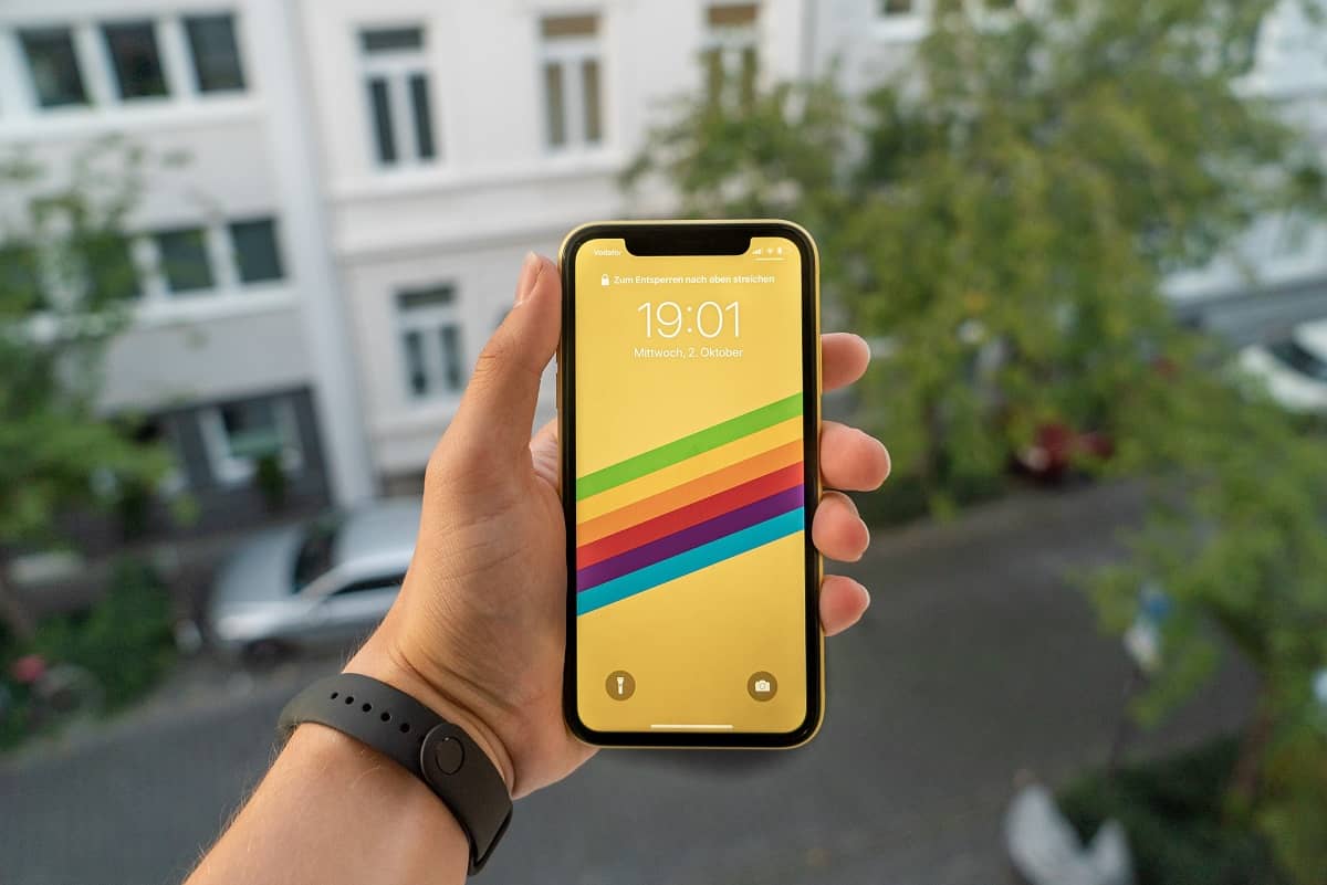 ios 11 wallpaper,gadget,yellow,iphone,technology,smartphone