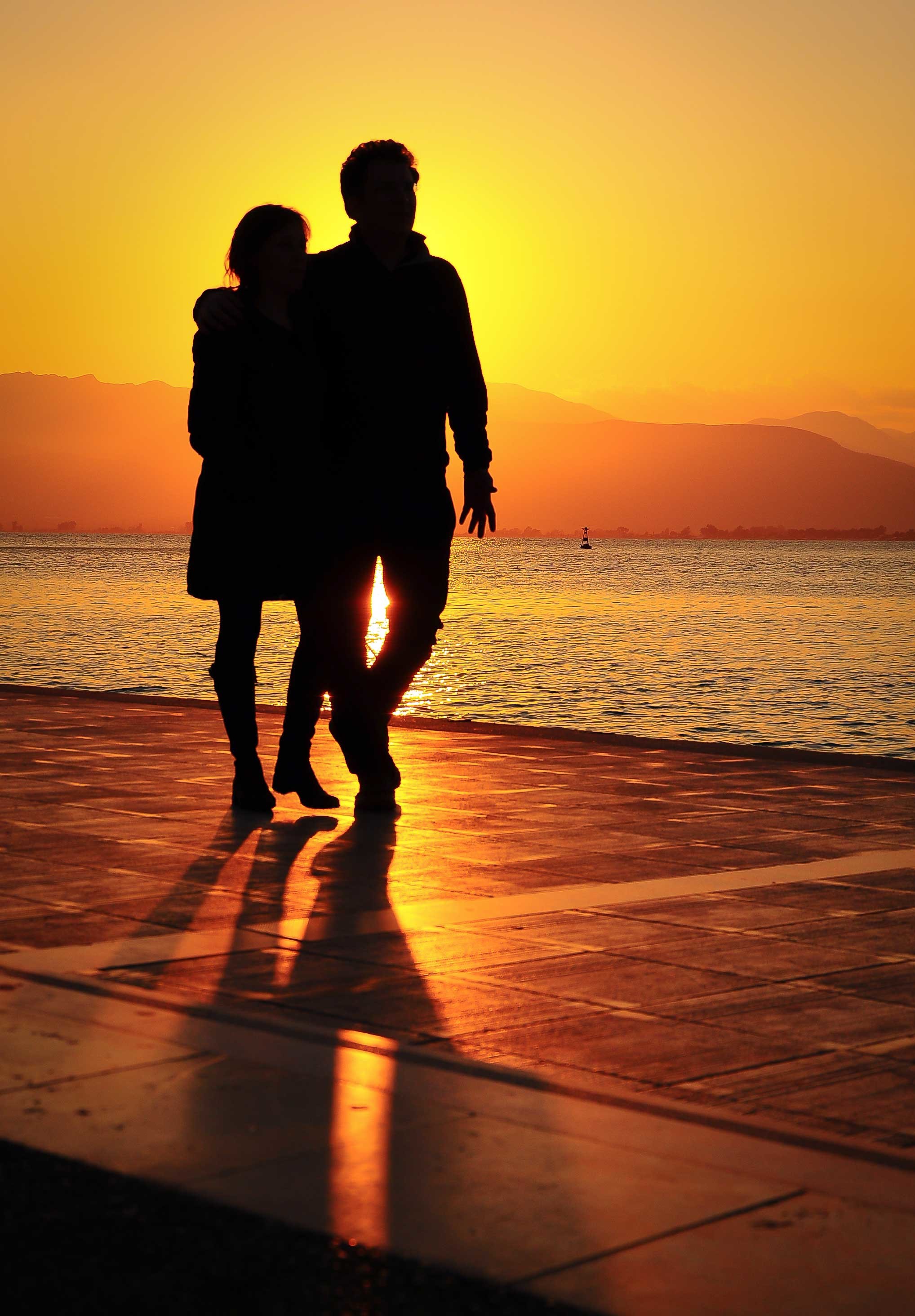 romantische tapete hd,menschen am strand,romantik,horizont,sonnenuntergang,sonnenaufgang