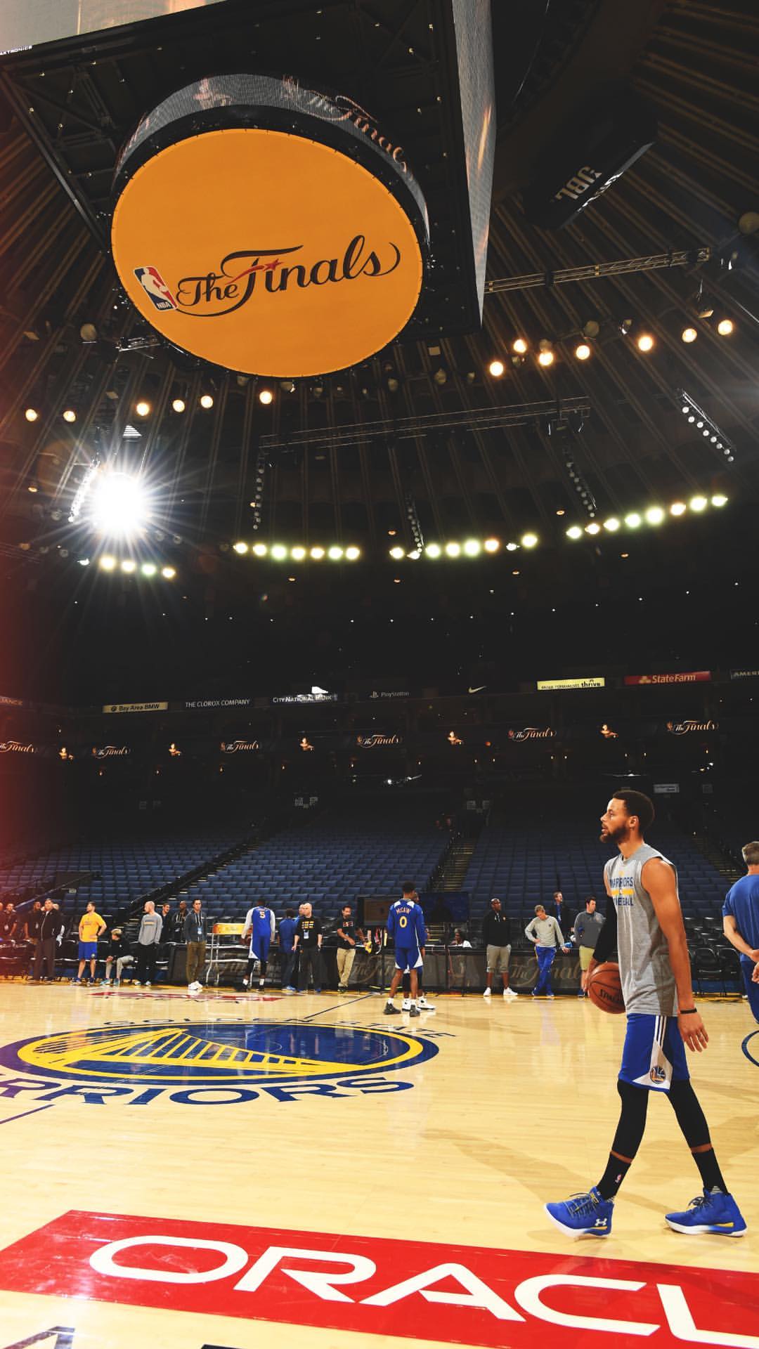 fondo de pantalla de golden state warriors,jugador de baloncesto,movimientos de baloncesto,baloncesto,cancha de baloncesto,baloncesto