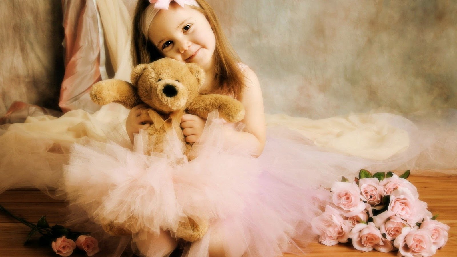 Fb Tapete Teddybar Spielzeug Rosa Puppe Pluschtier 19940 Wallpaperuse