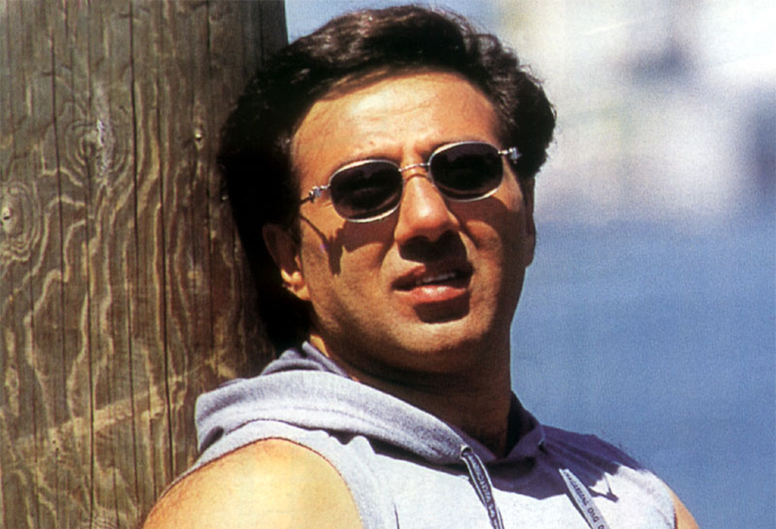 sunny deol wallpaper,eyewear,cool,sunglasses,glasses,chin