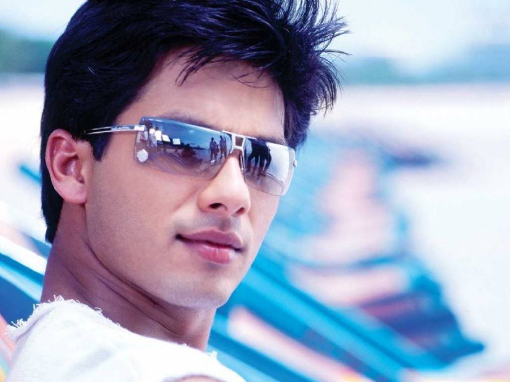 shahid kapoor wallpaper,eyewear,hair,sunglasses,cool,chin