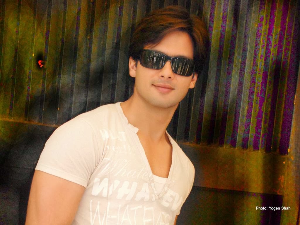 shahid kapoor wallpaper,eyewear,hair,cool,sunglasses,hairstyle