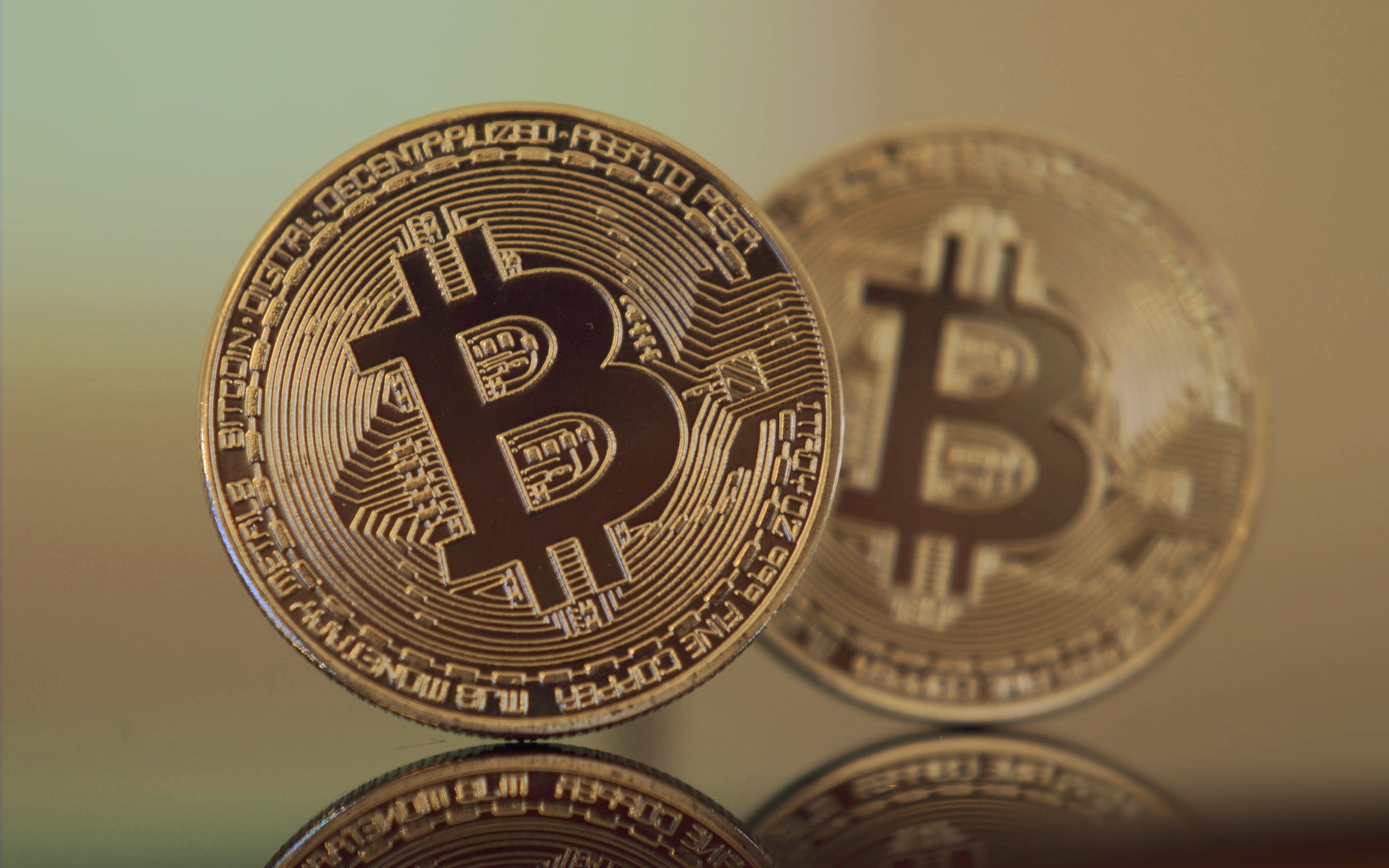 fondo de pantalla de bitcoin,efectivo,dinero,moneda,metal,stock photography