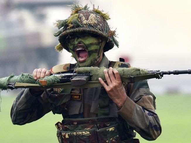 esercito indiano wallpaper hd,soldato,pistola,militare,esercito,camuffamento militare