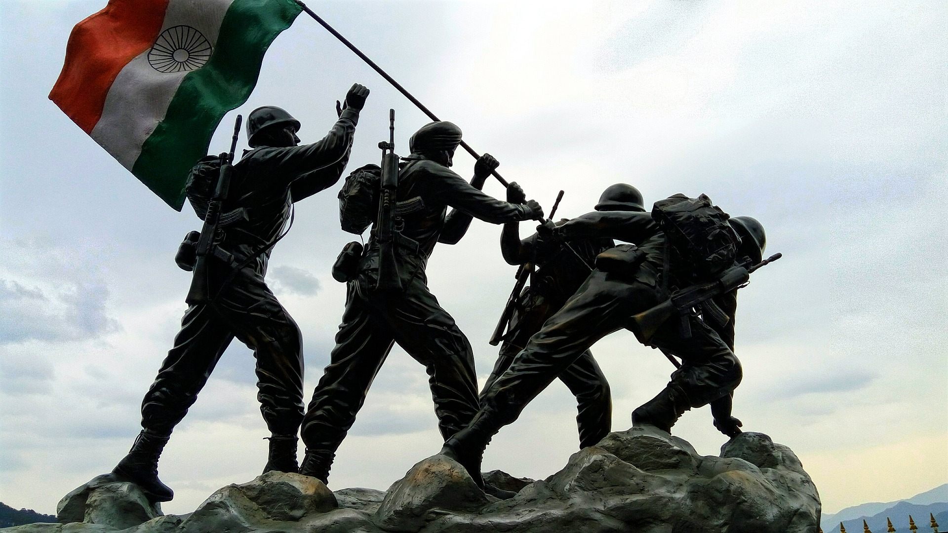 esercito indiano wallpaper hd,soldato,uomini dell'esercito,statua,scultura,fanteria
