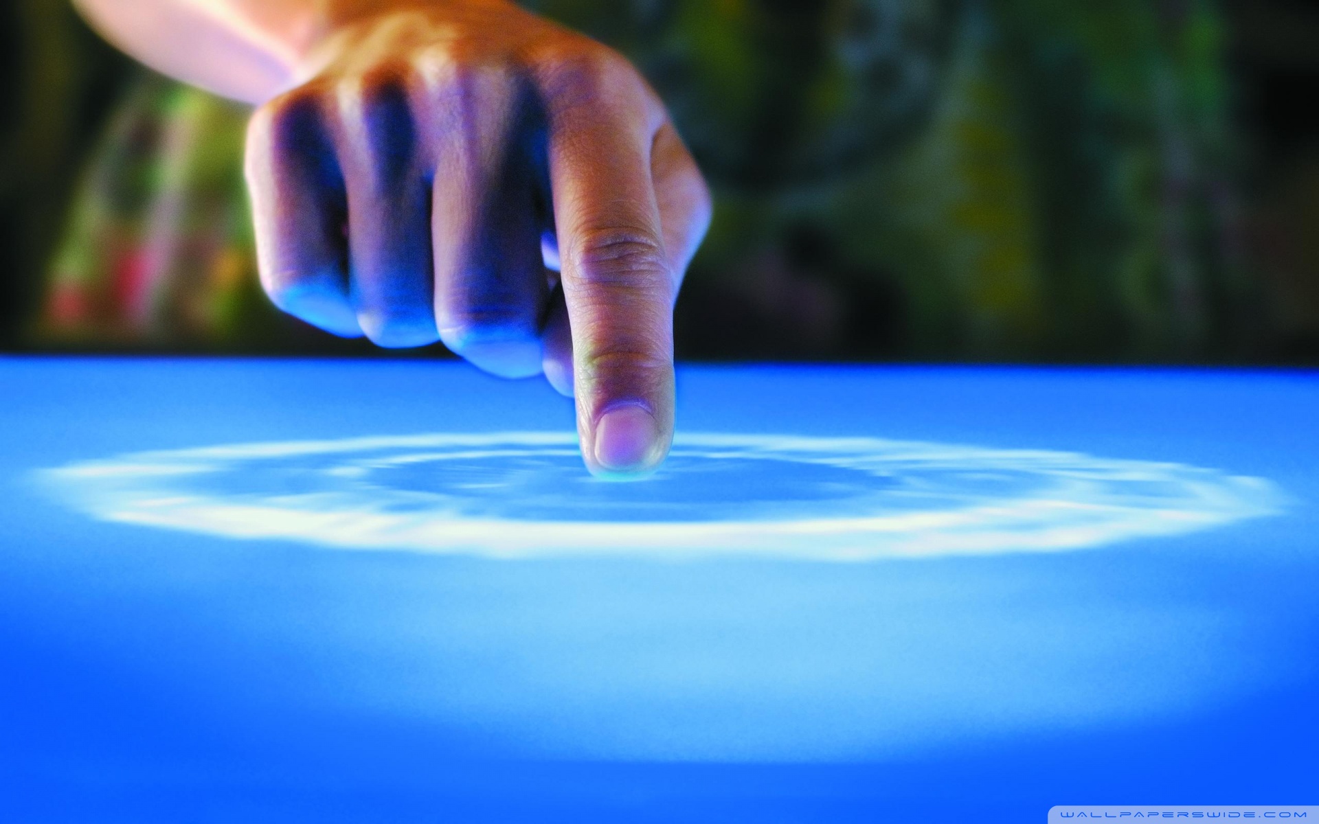 fondo de pantalla móvil hd pantalla táctil,azul,agua,mano,cielo,azul eléctrico