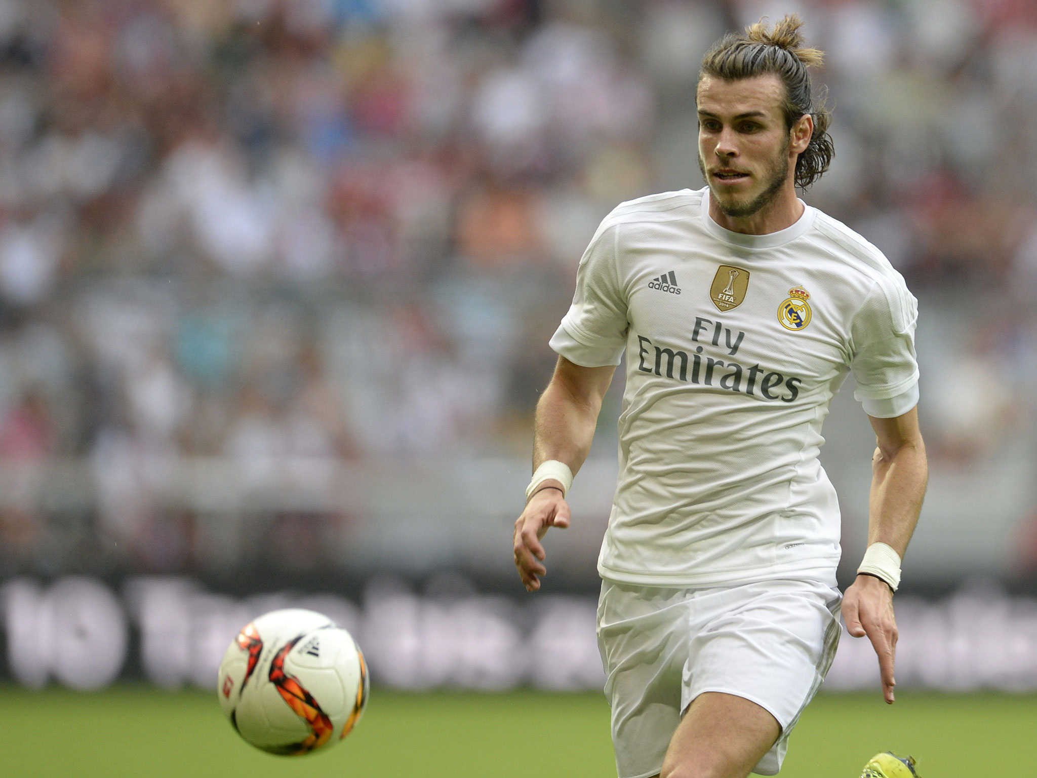 bale wallpaper,player,sports,sports equipment,football player,soccer