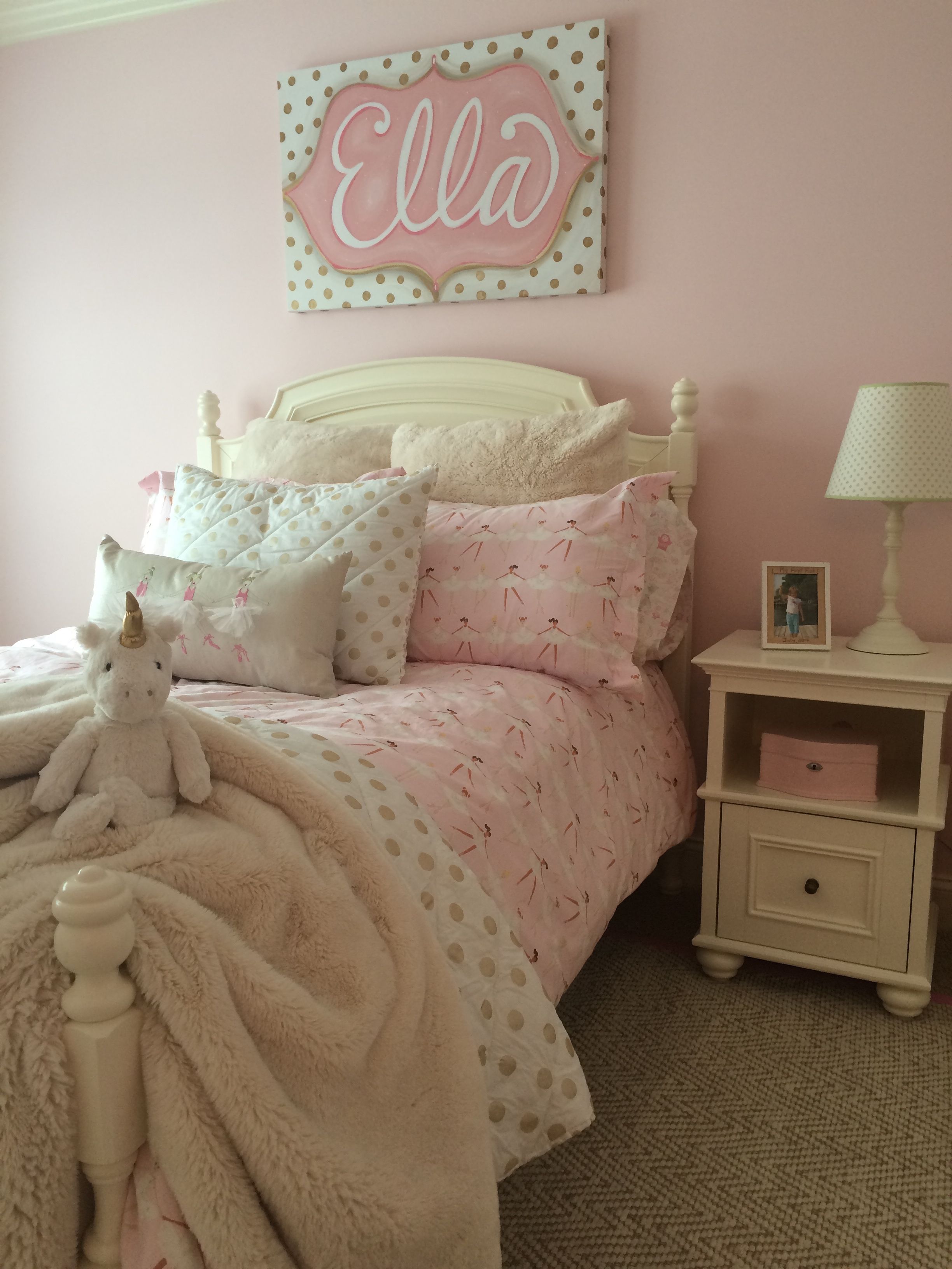 girly wallpapers for bedrooms,bedroom,bedding,bed sheet,bed,furniture