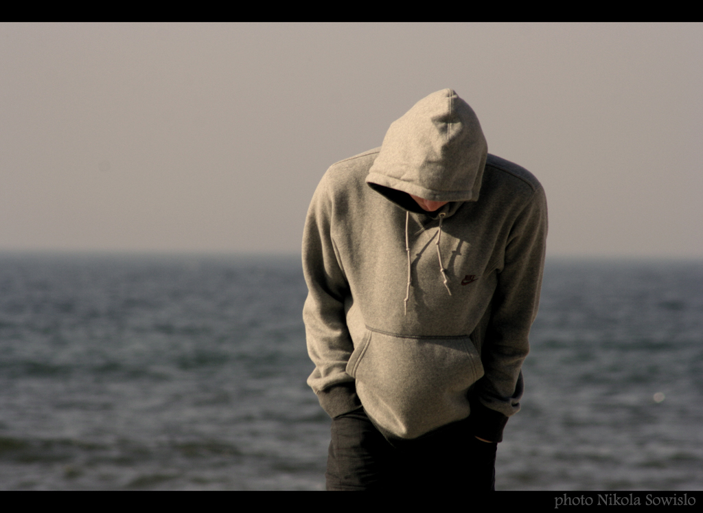 traurig allein junge hd tapeten,oberbekleidung,meer,mensch,horizont,fotografie