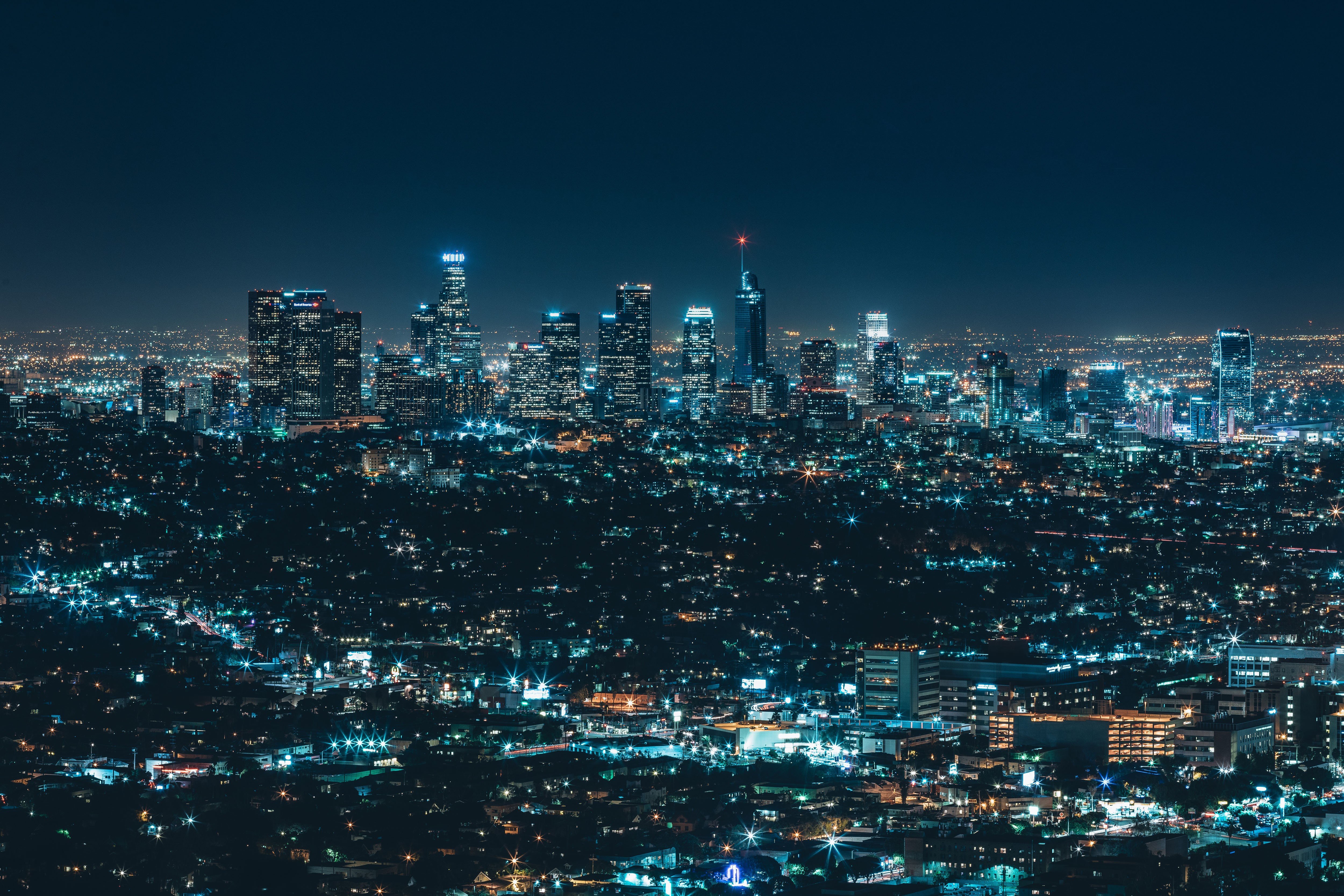 luces de la ciudad fondo de pantalla,paisaje urbano,ciudad,área metropolitana,área urbana,noche