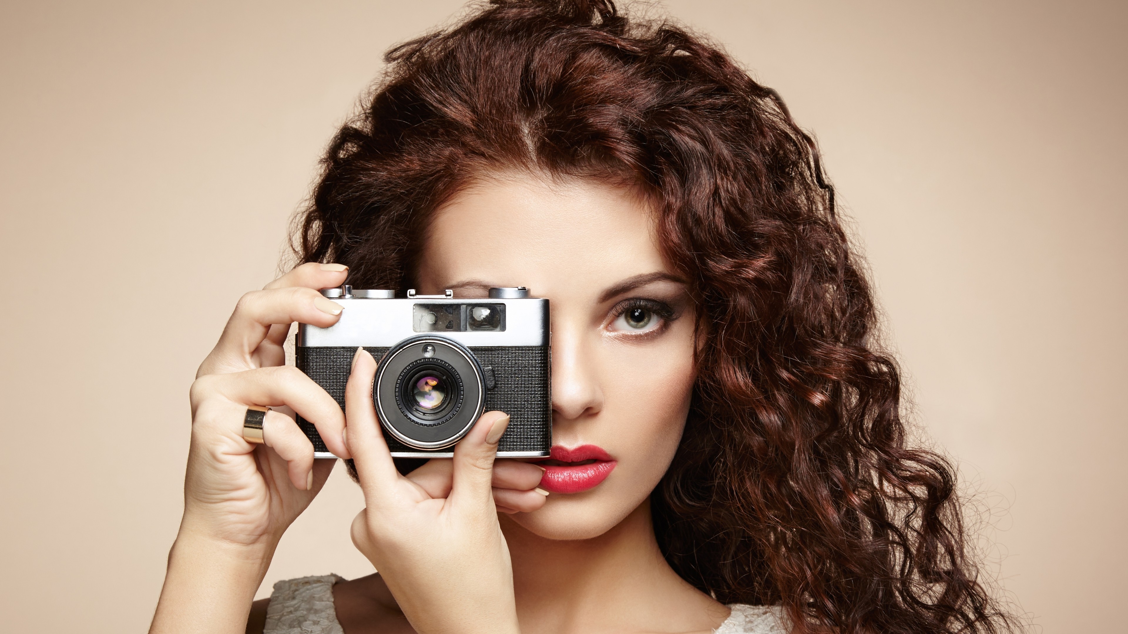 모바일 아름다운 소녀 hd 월페이퍼,머리,카메라를 가리키고 쏴,카메라,디지털 카메라,미러리스 렌즈 교환식 카메라