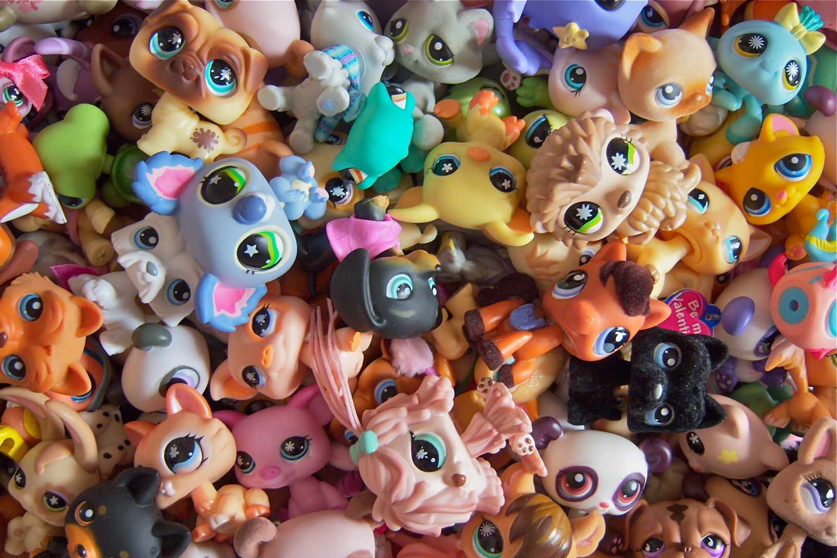 lps wallpaper,toy,collection,bead,fawn,fashion accessory
