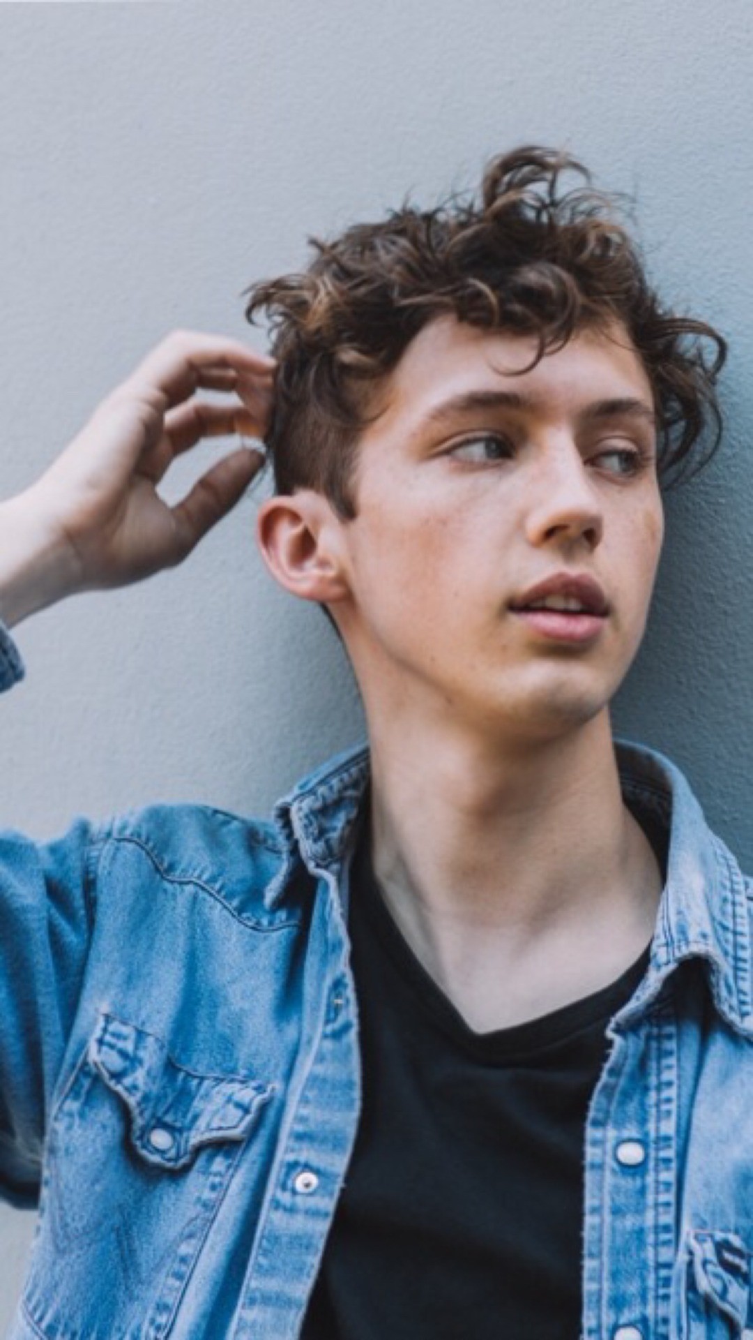 troye sivan wallpaper,hair,face,forehead,hairstyle,chin