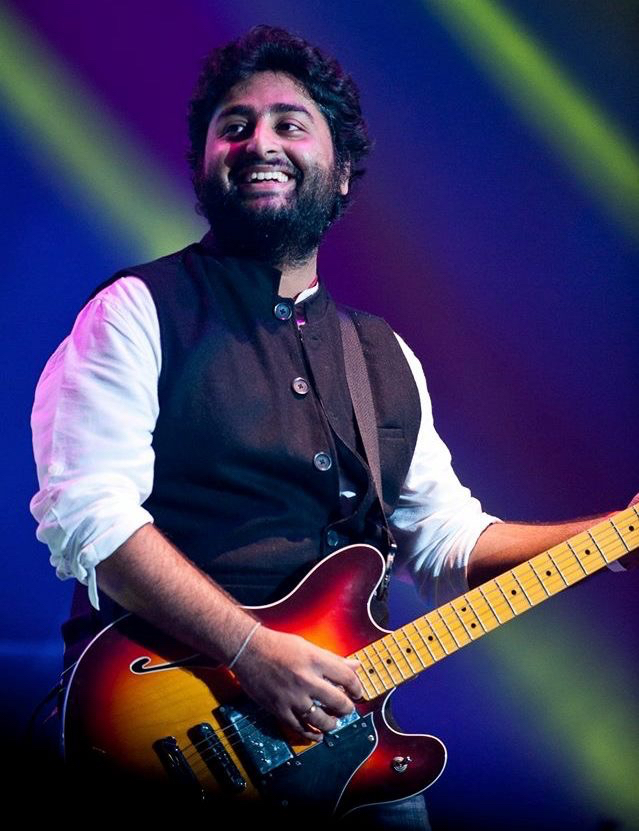 arijit singh wallpaper,musicista,chitarrista,chitarra,prestazione,musica