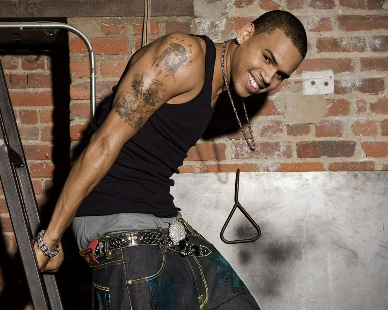 chris brown wallpaper,arm,muscle,barechested,human body,chest