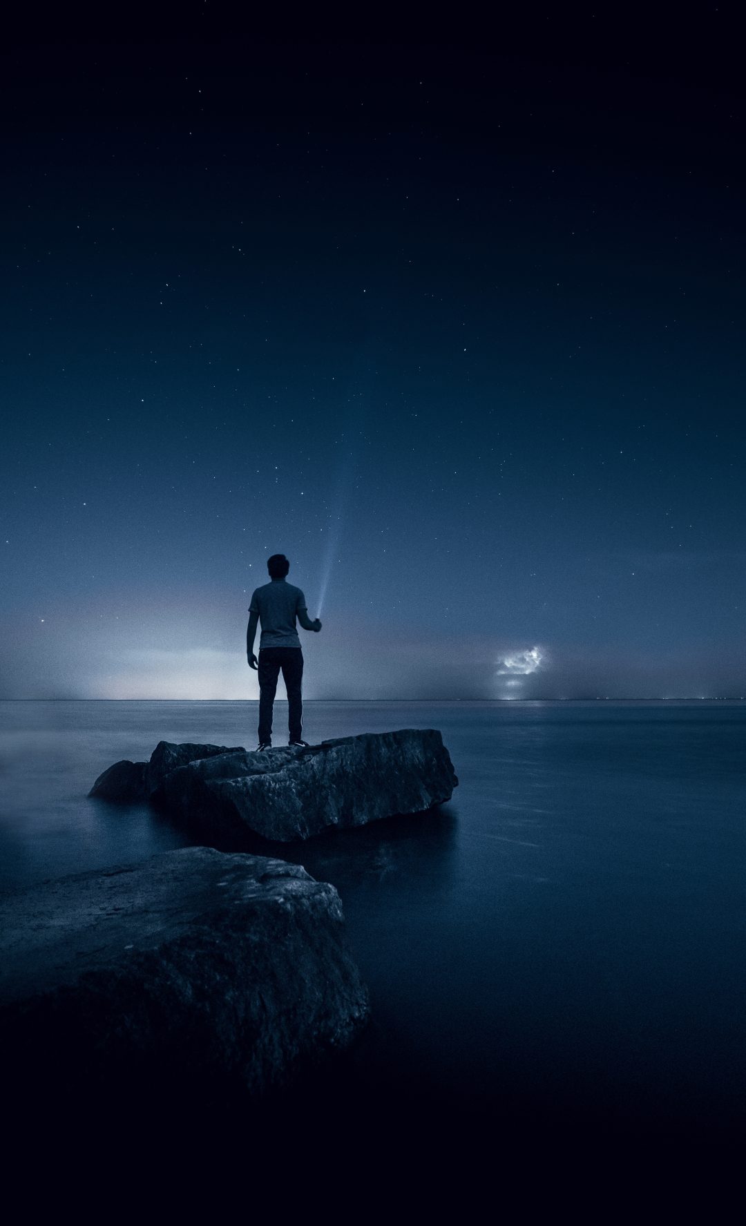 carta da parati ragazzo solo,cielo,blu,acqua,mare,orizzonte