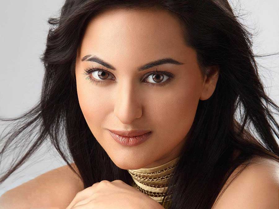 sonakshi sinha hd wallpaper,capelli,viso,sopracciglio,acconciatura,bellezza