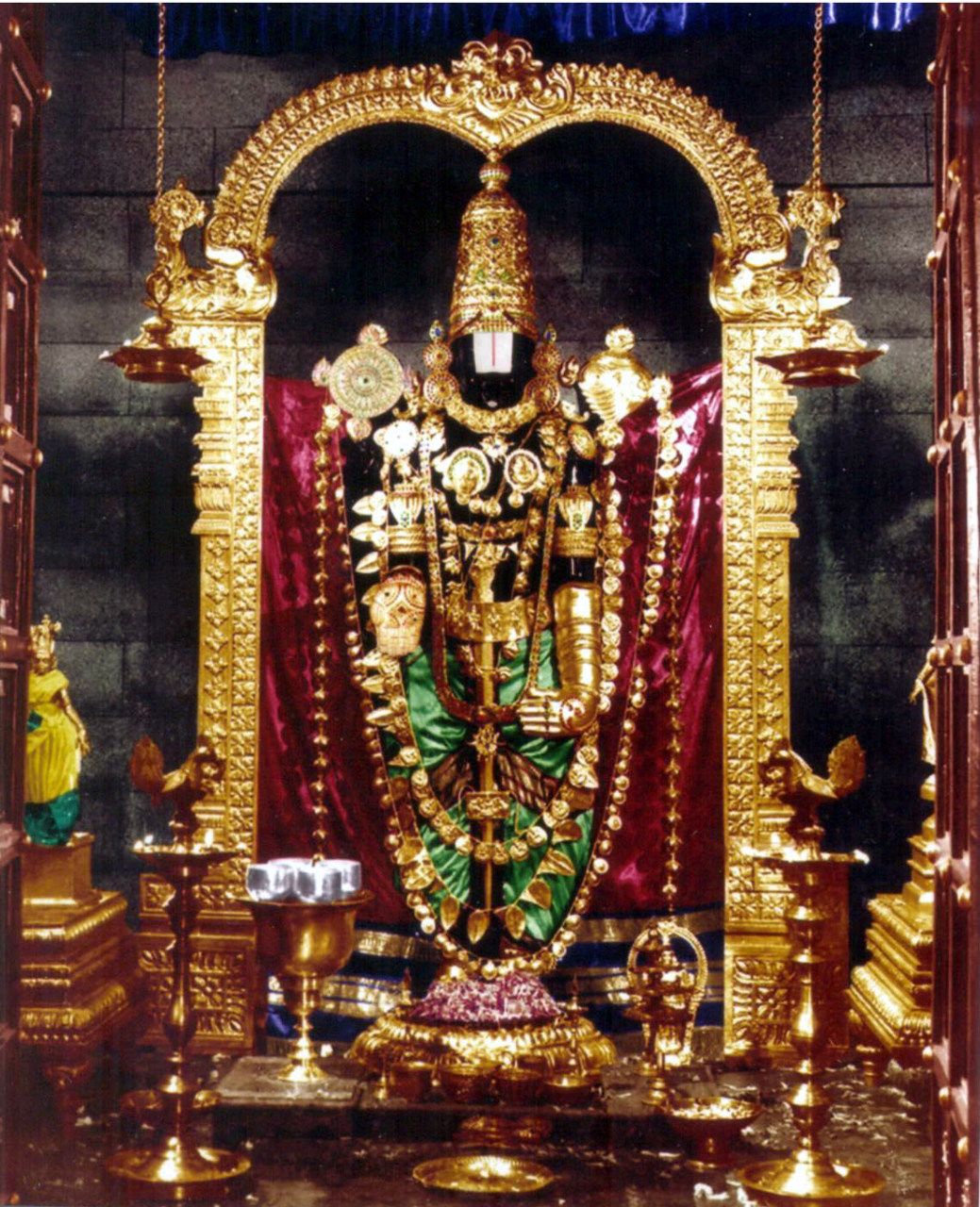 lord venkateswara hd wallpaper,heilige orte,tempel,schrein,hindu tempel,anbetungsstätte
