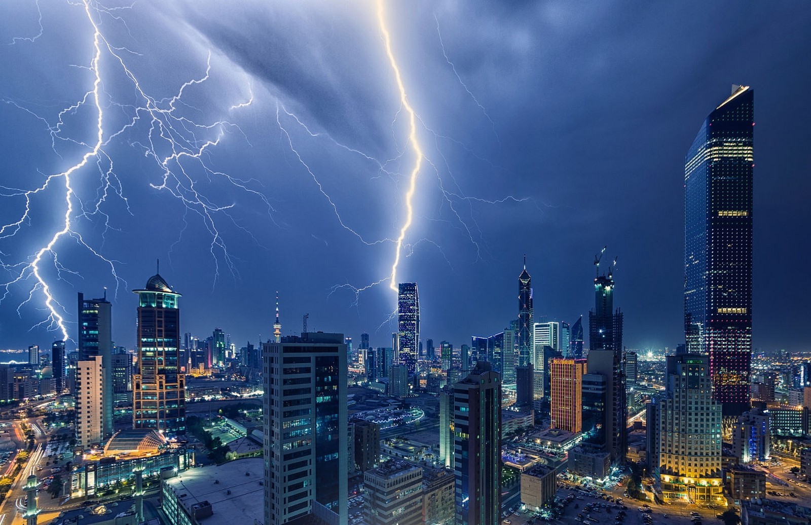 超高層ビルの壁紙,都市の景観,ライトニング,雷雨,市,首都圏