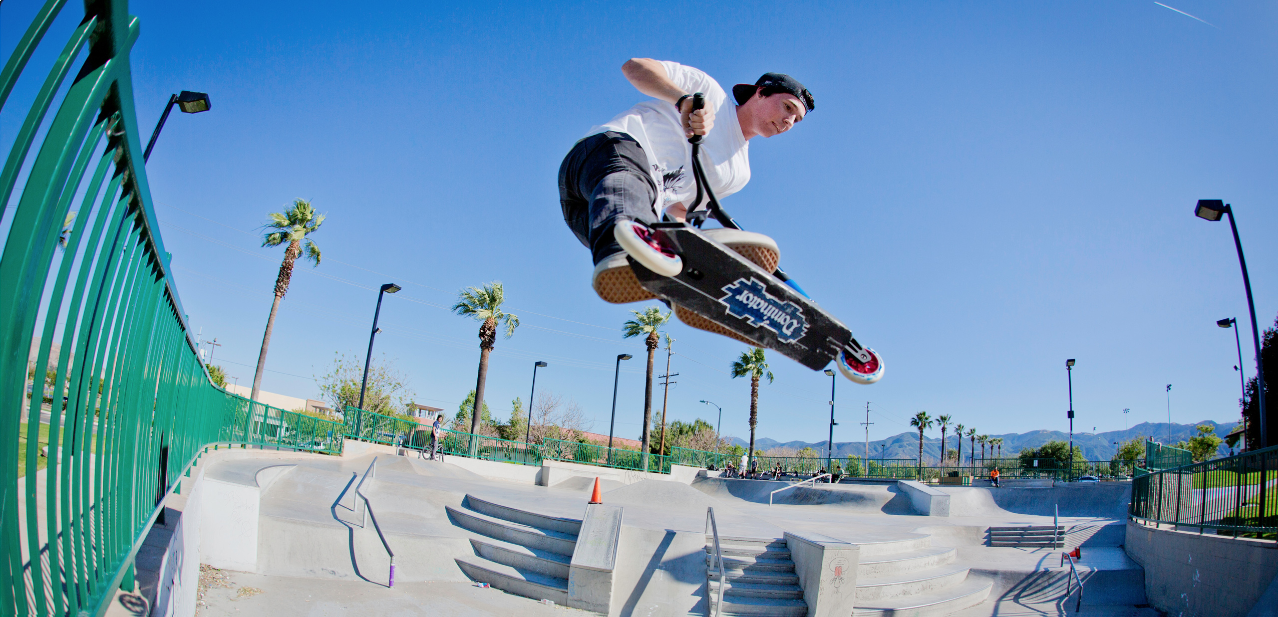 fond d'écran scooter,faire de la planche à roulettes,planche à roulette,sport extrême,kickflip,des sports