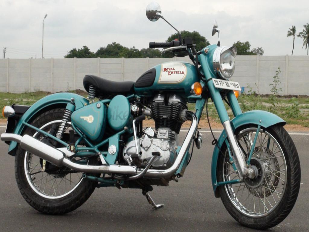 gadi wallpaper,land vehicle,motorcycle,vehicle,car,motor vehicle