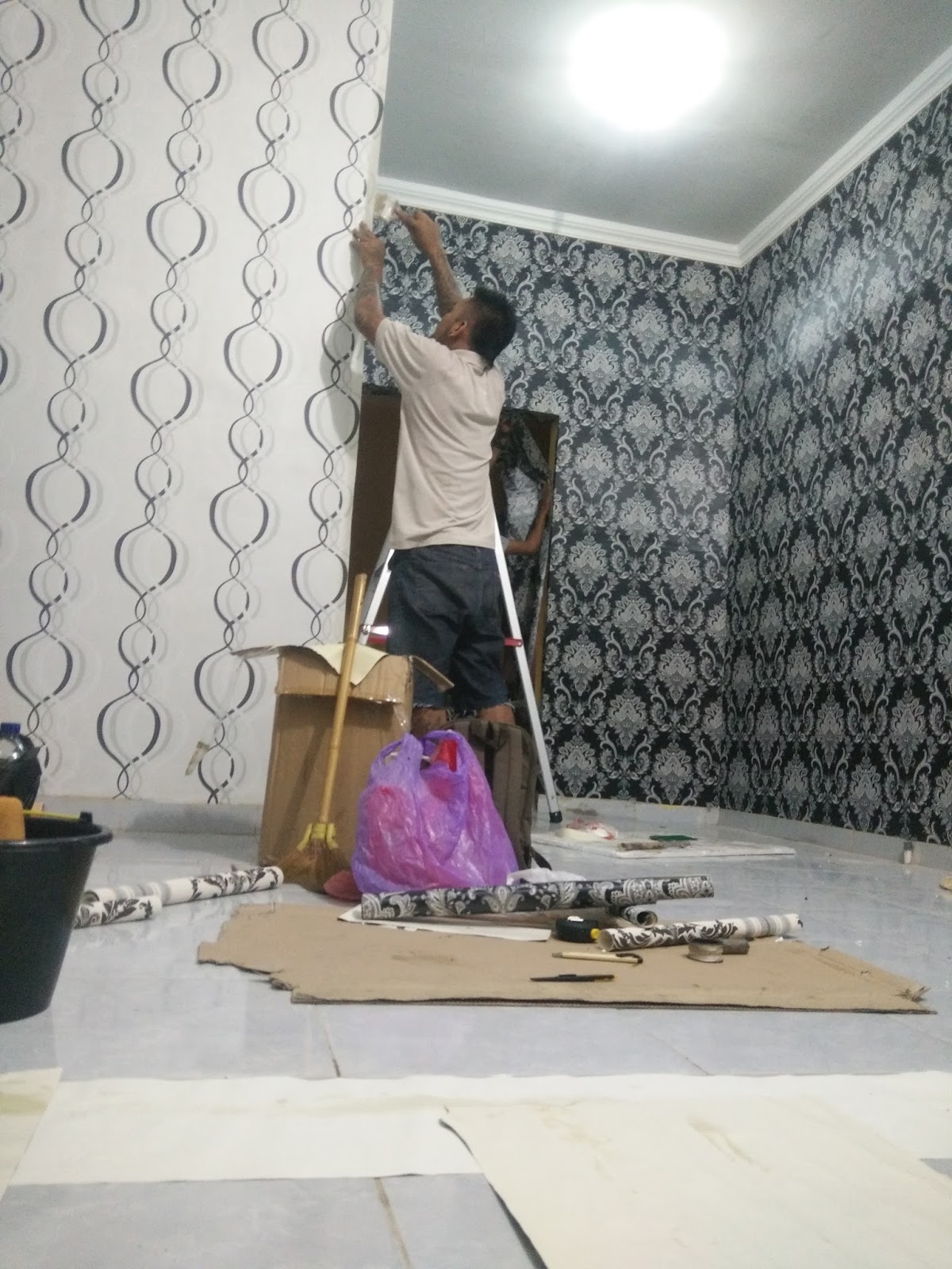 wallpaper dinding murah,floor,tile,flooring,room