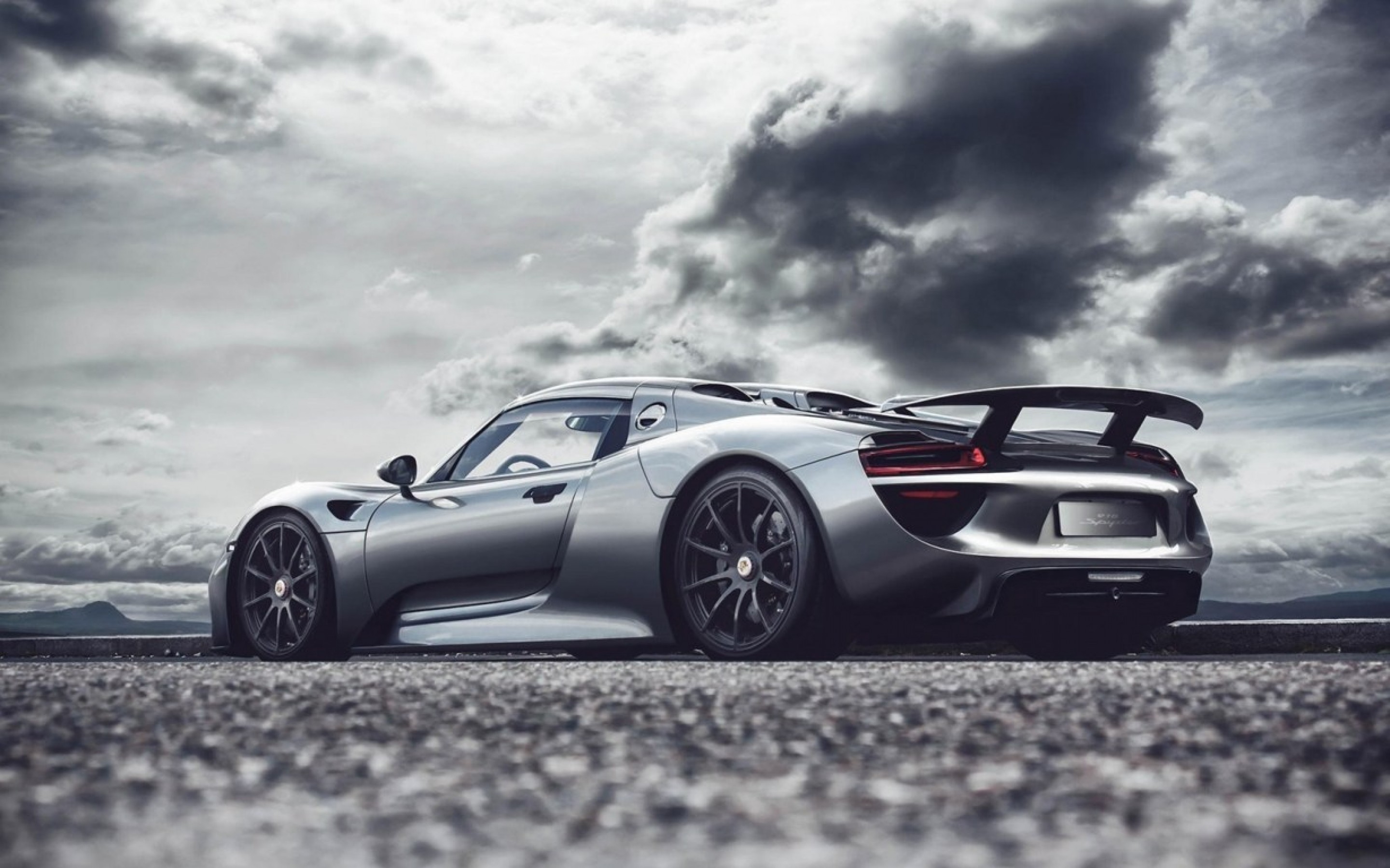Porsche 918 Spyder 2019- WallpaperUse