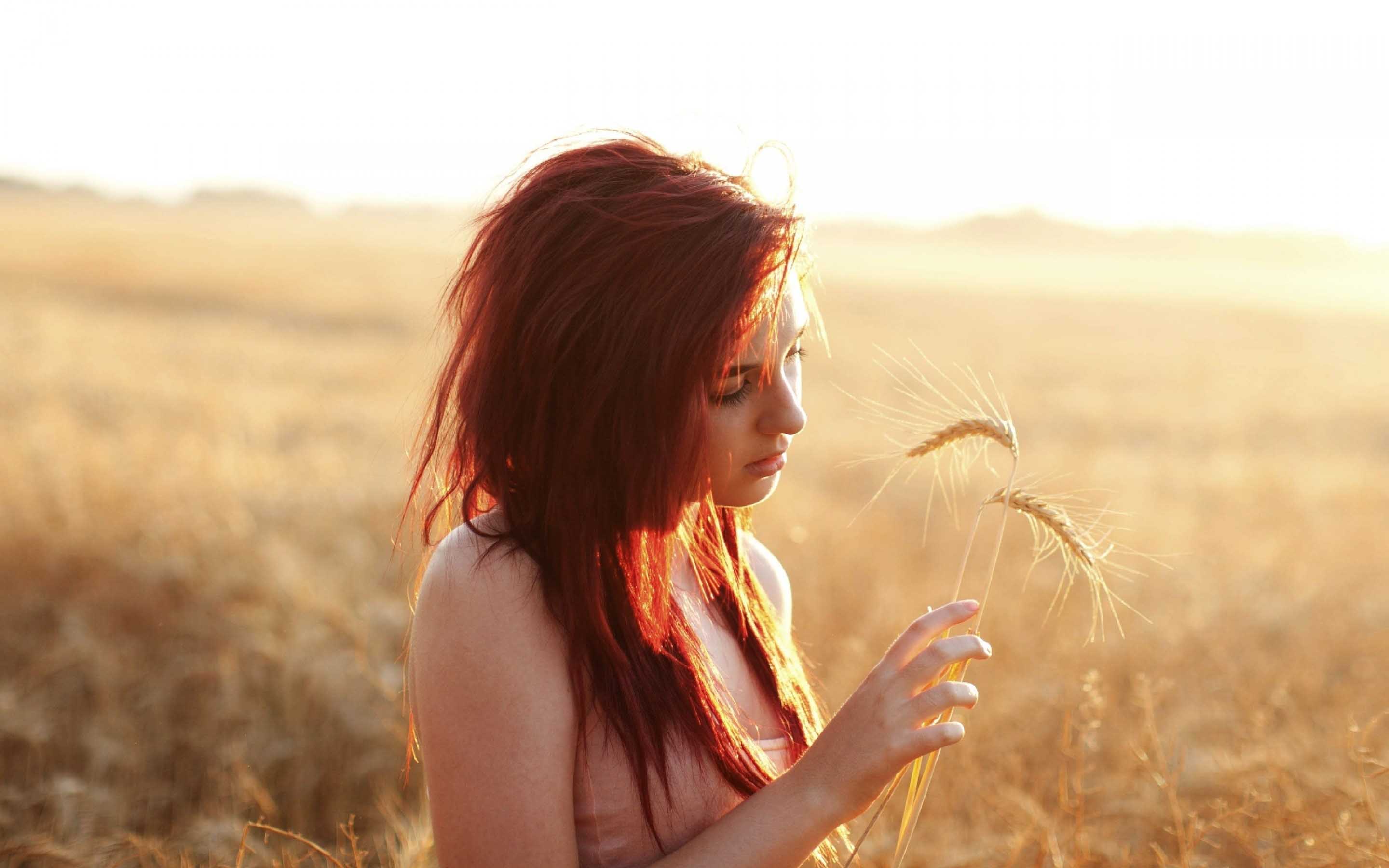solo chica fondo de pantalla,cabello,fotografía,luz del sol,ligero,campo