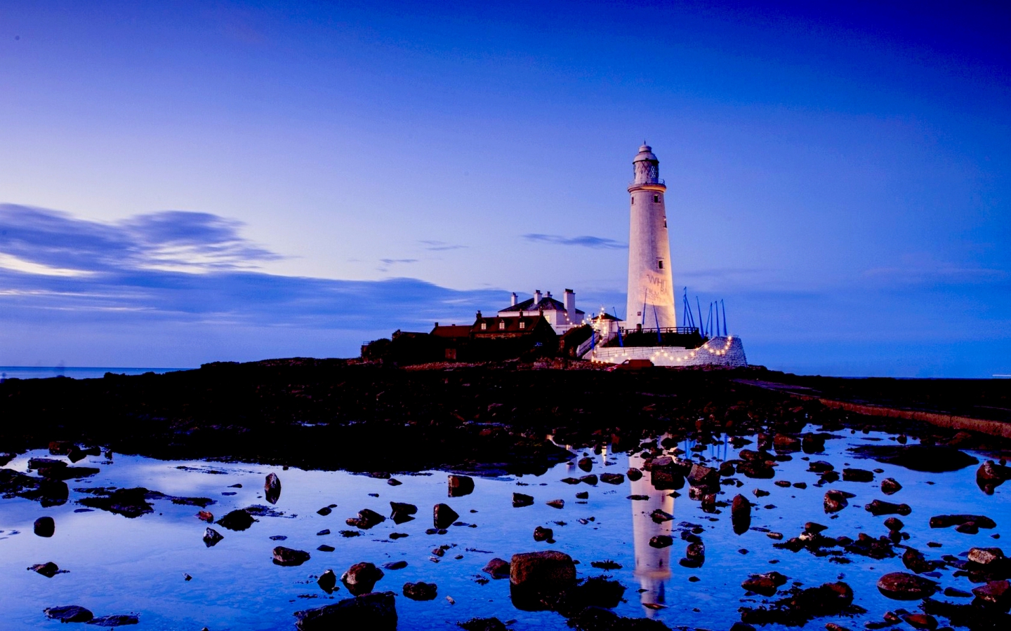 wallpaper 1440x900,lighthouse,sky,landmark,tower,reflection