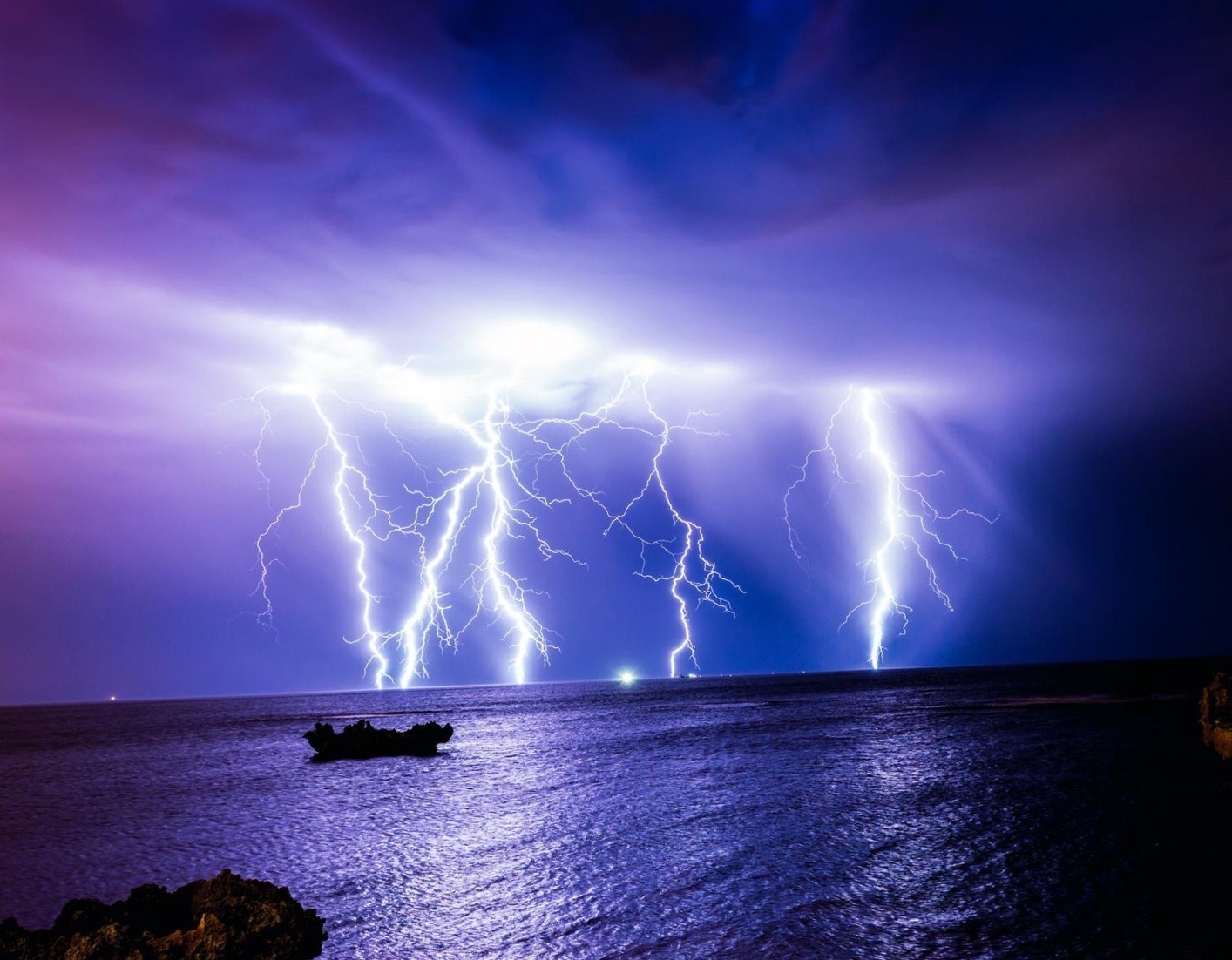 hd quality wallpaper,thunder,lightning,thunderstorm,sky,nature