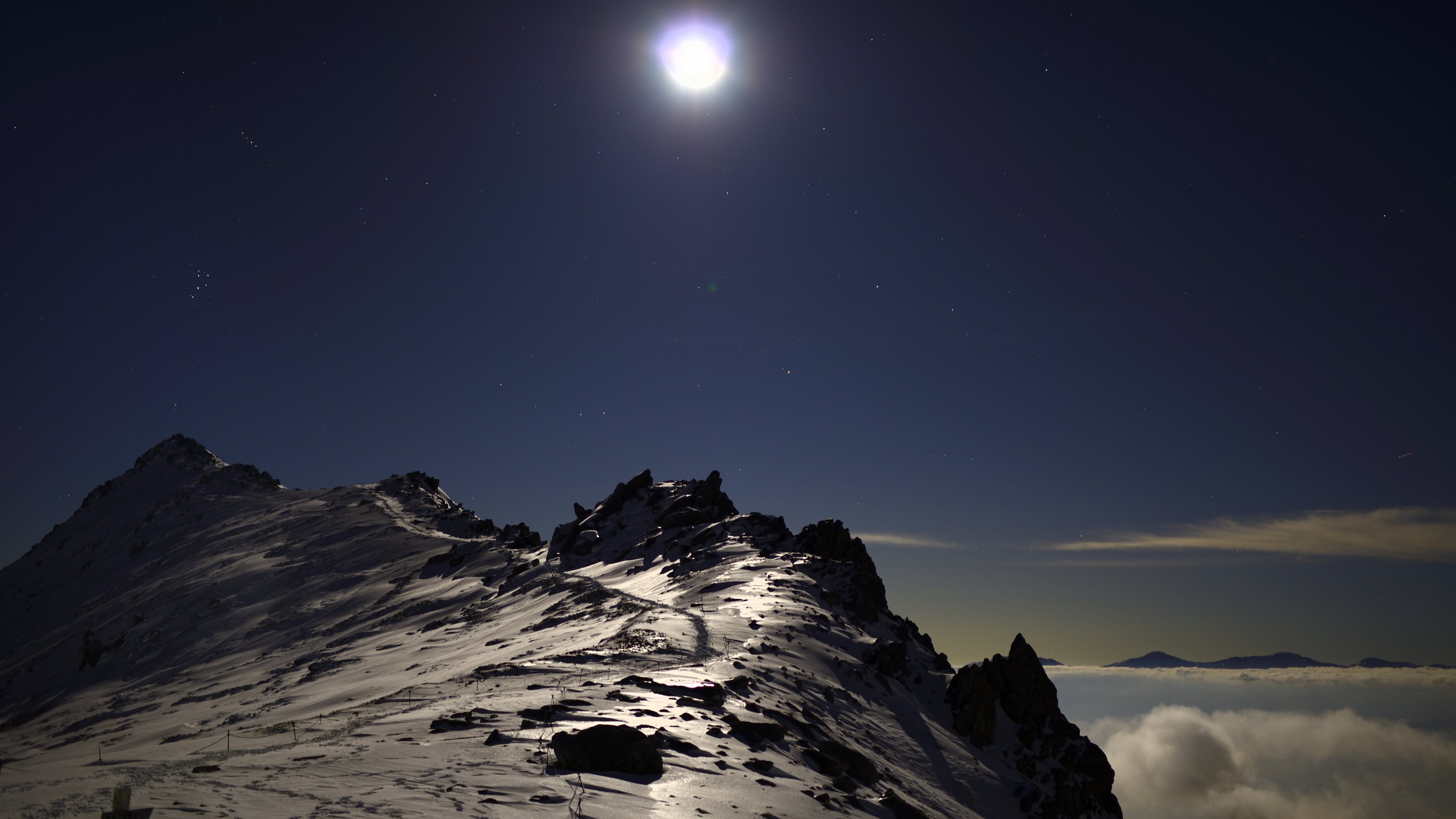 fond d'écran full hd 4k,ciel,lune,montagne,lumière,clair de lune