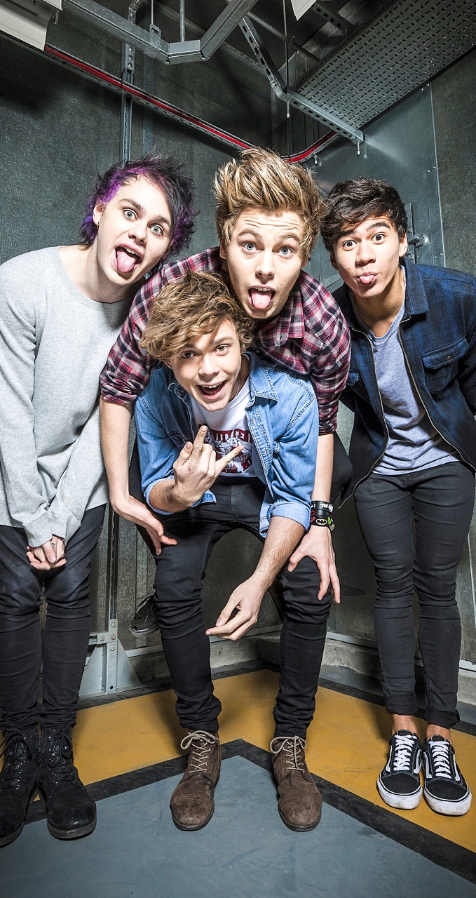 5sos wallpaper,gruppo sociale,divertimento,freddo,calzature,fotografia