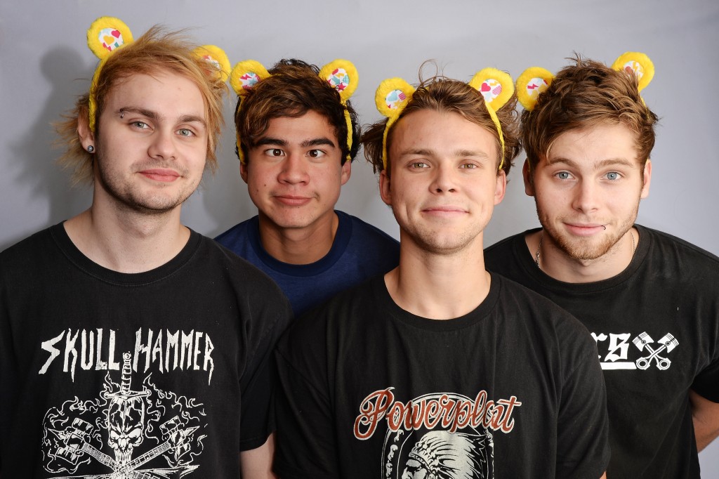 5sos wallpaper,social group,people,t shirt,youth,team