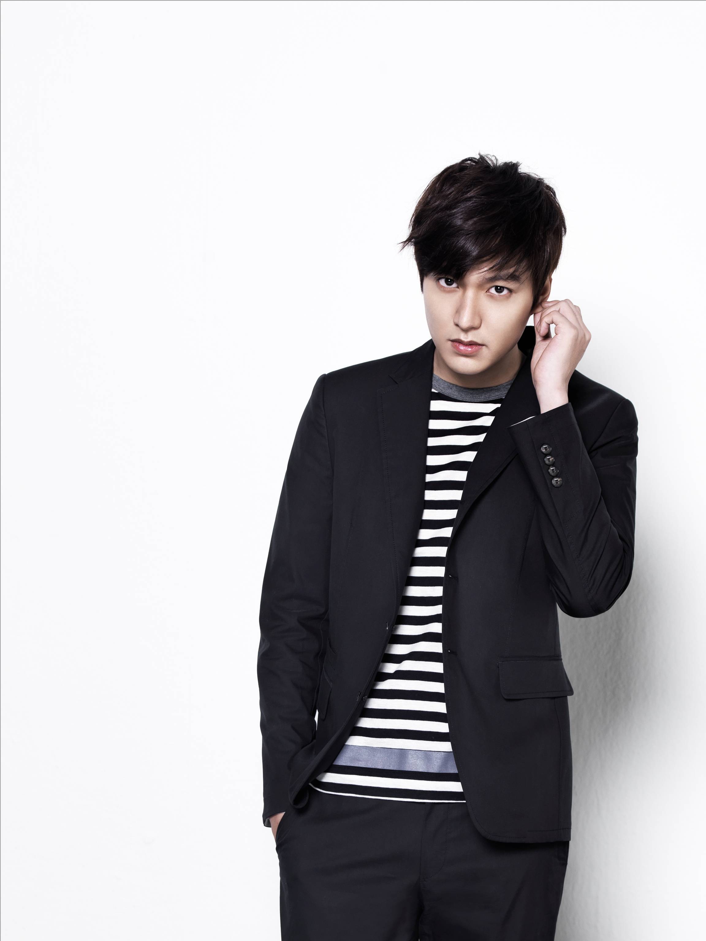 lee min ho fondo de pantalla,ropa,negro,ropa de calle,traje,producto