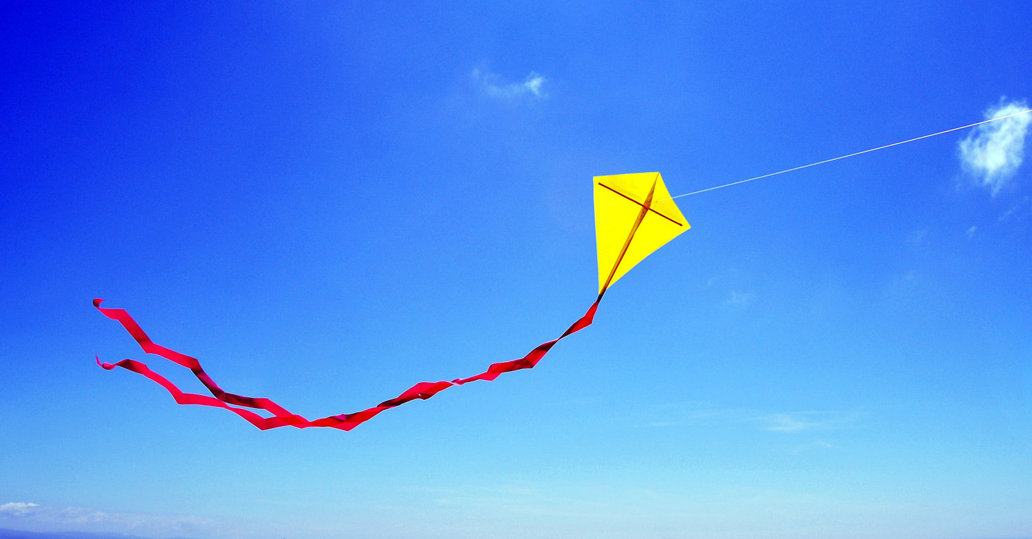 fond d'écran kite,ciel,cerf volant,bleu,cerf volant de sport,vent