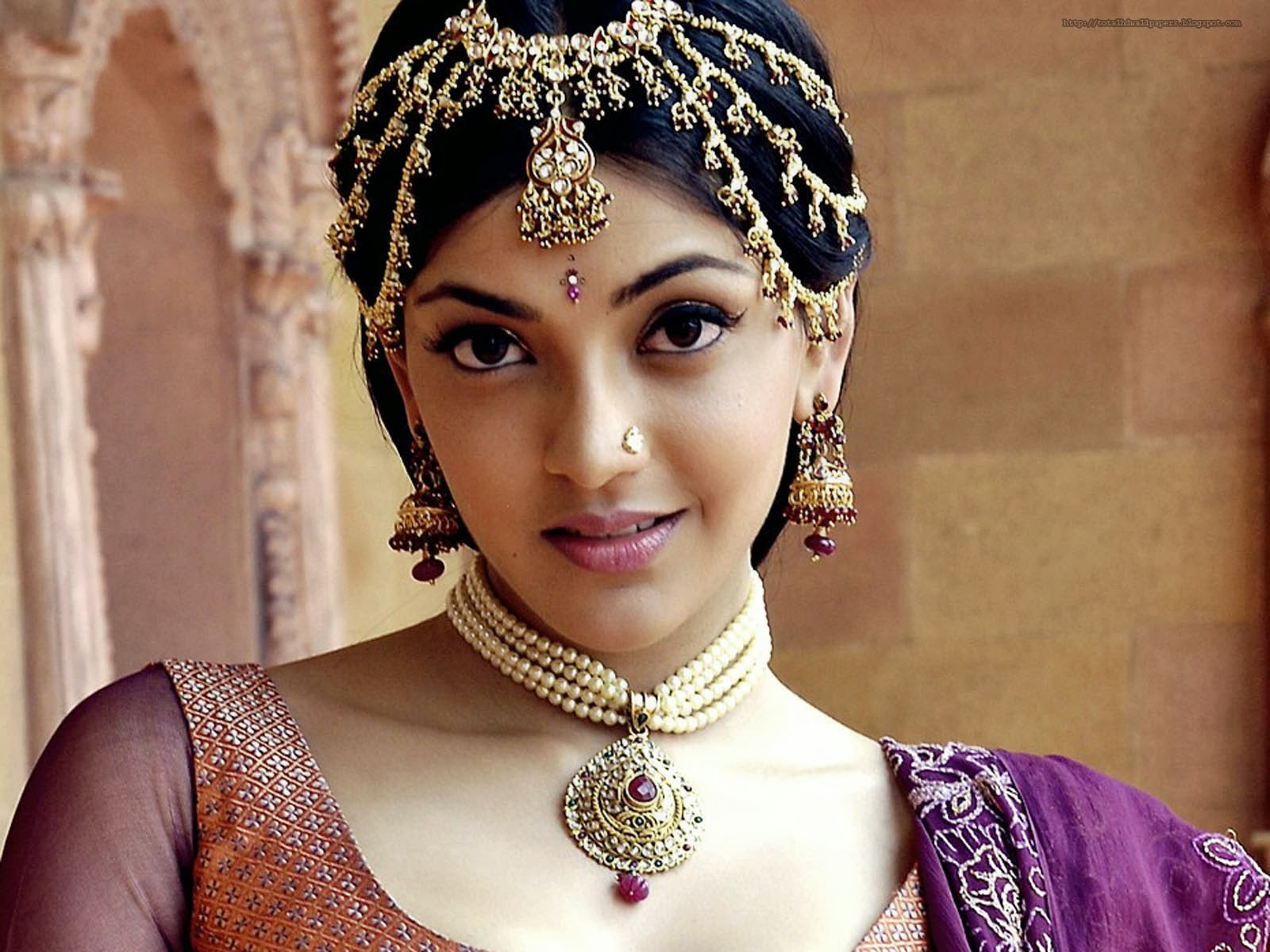 Kajal Agarwal Navel Hd- WallpaperUse