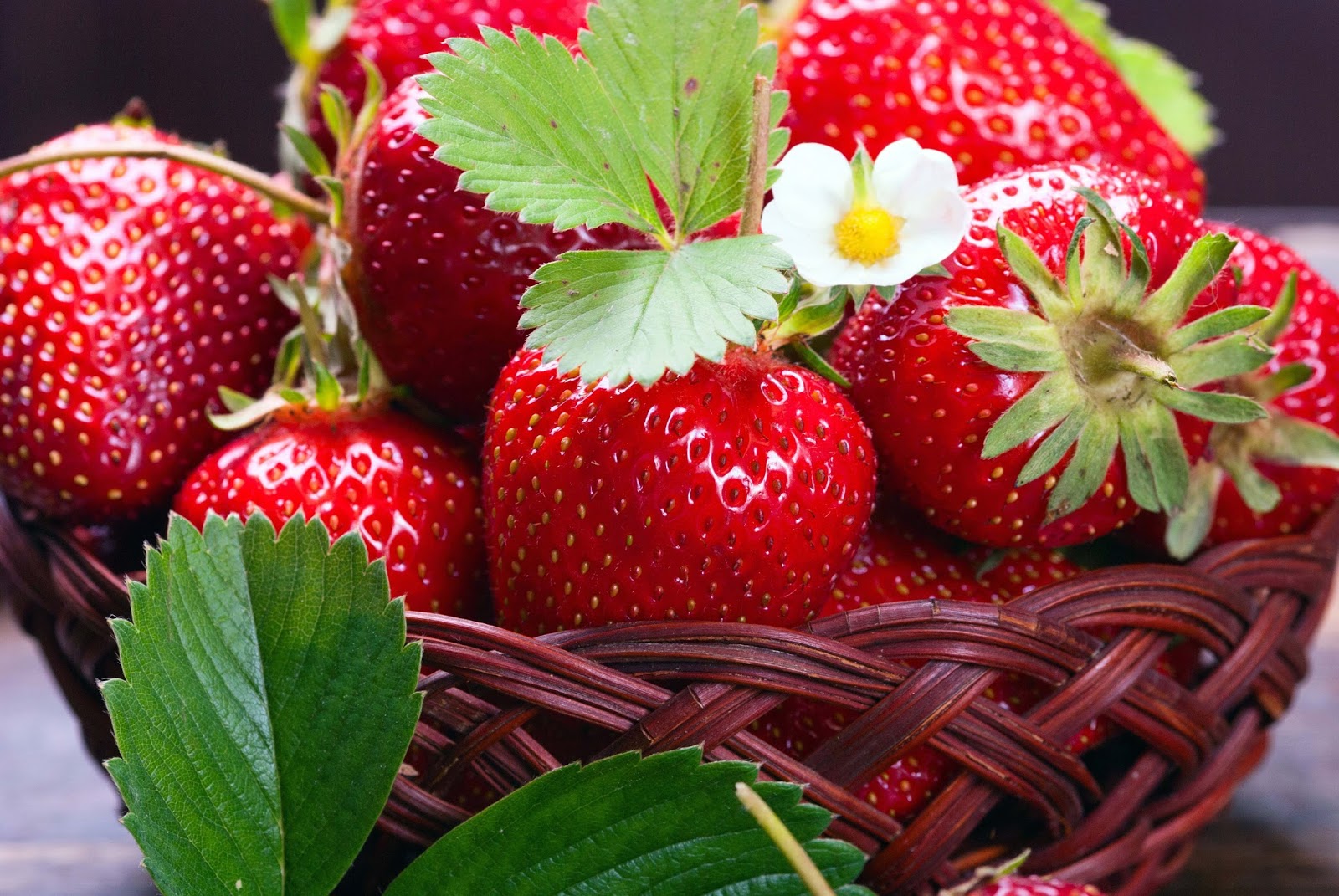 fruit wallpaper hd,natural foods,strawberry,strawberries,fruit,berry