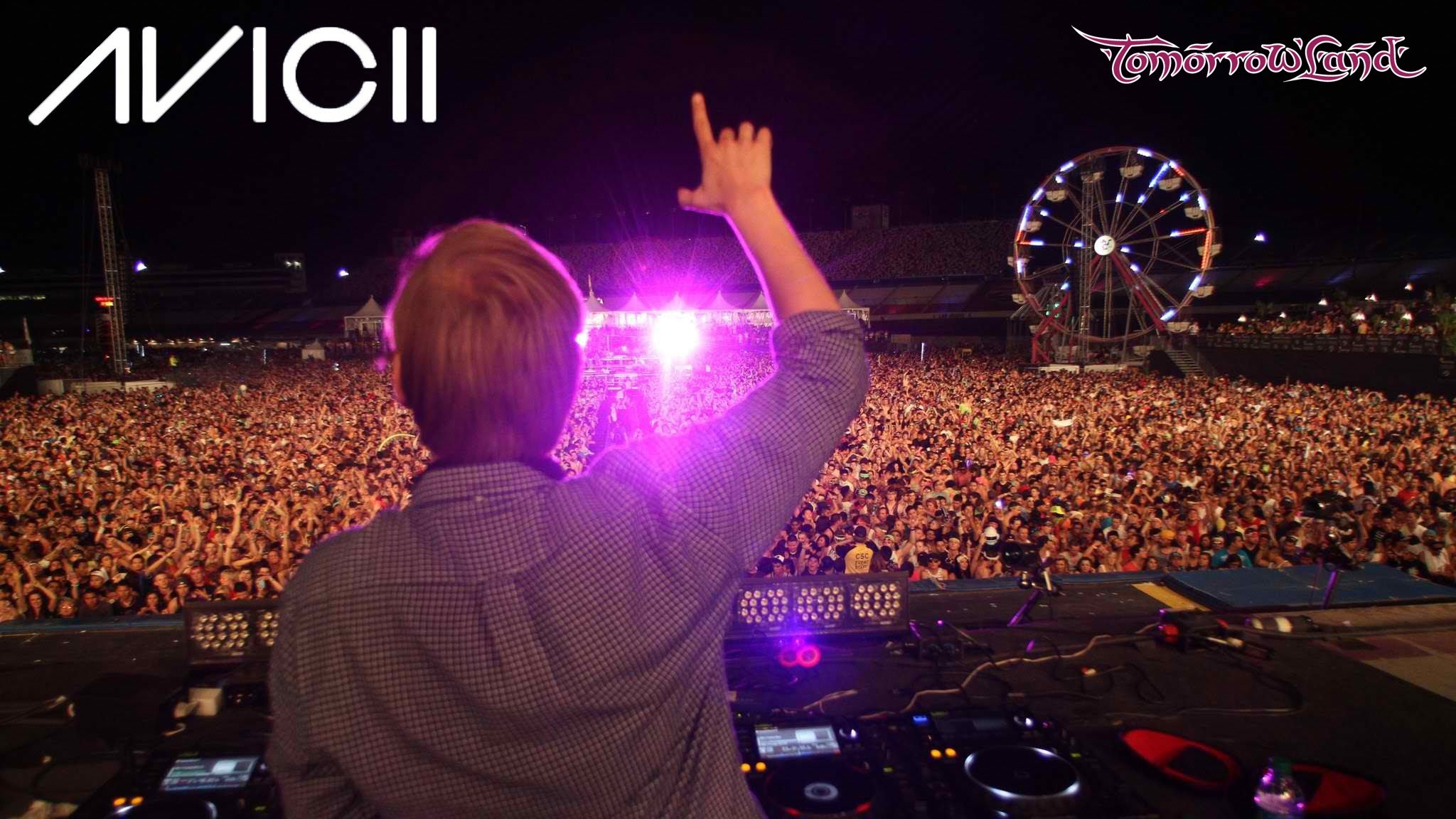 Levels live. Avicii Tomorrowland. Avicii концерты 2014. Avicii концерт. Avicii Live Ultra 2016.