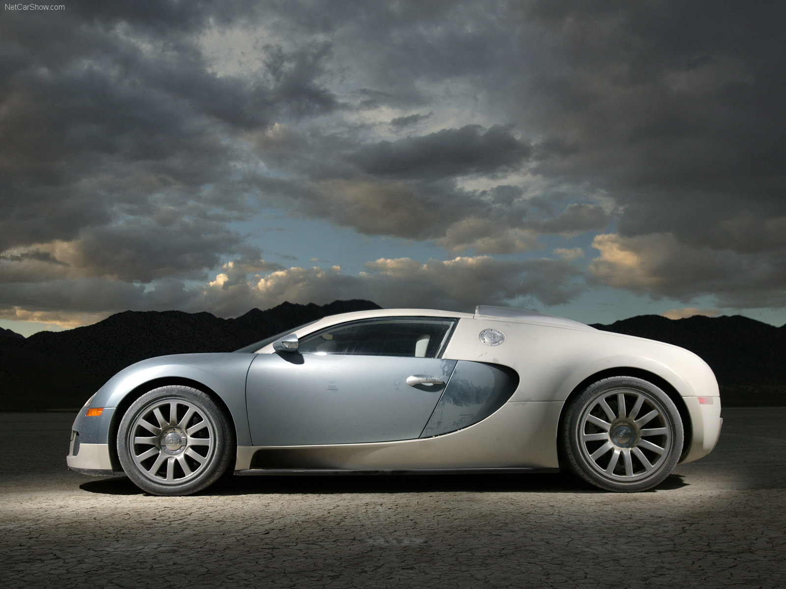 bugatti veyron wallpaper,land vehicle,vehicle,car,supercar,automotive design