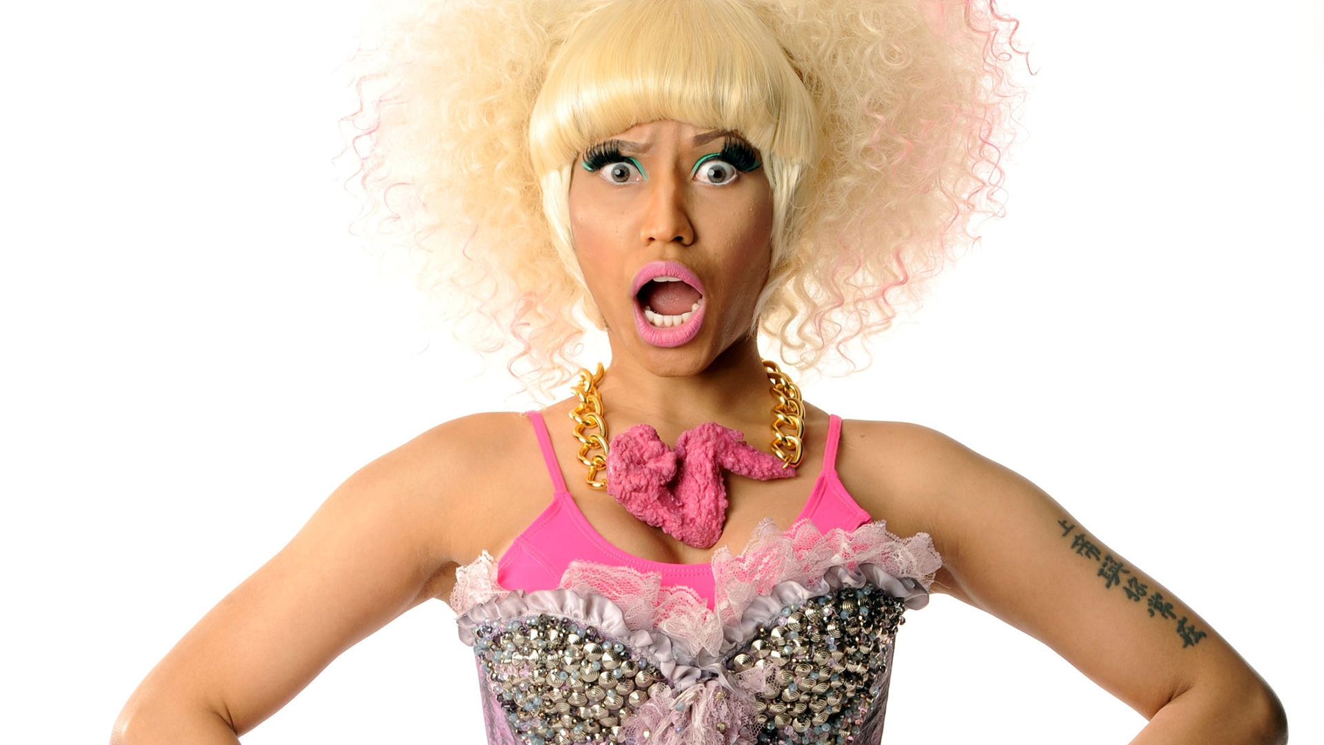 nicki minaj tapete,haar,blond,rosa,frisur,lippe