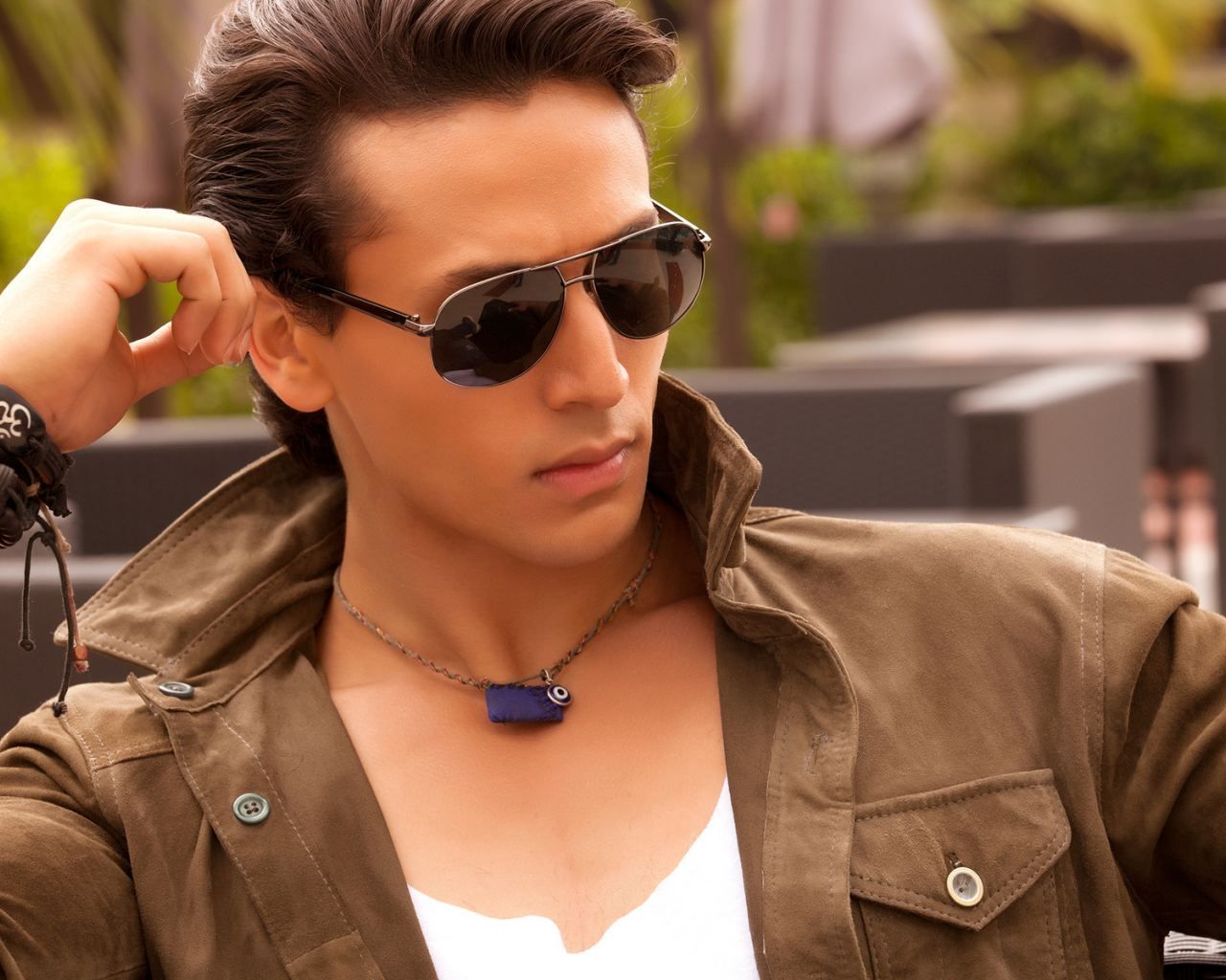 tiger shroff full hd wallpaper,eyewear,sunglasses,hair,cool,glasses