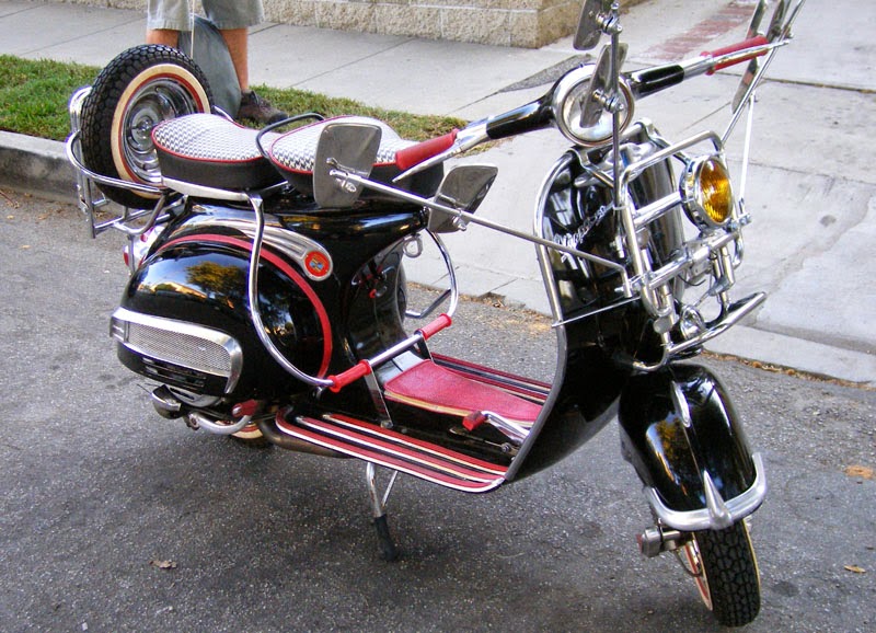wallpaper motor antik,motor vehicle,vehicle,scooter,vespa,mode of transport