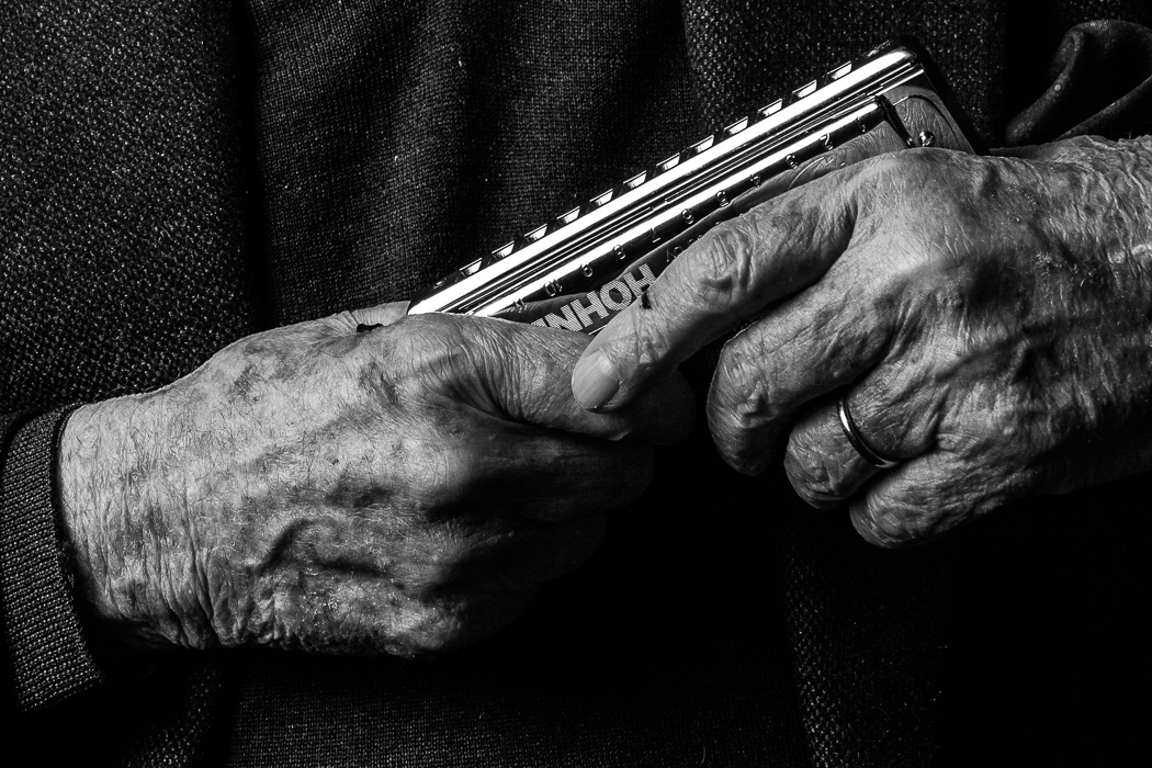 harmonica wallpaper,hand,finger,black and white,musical instrument,photography