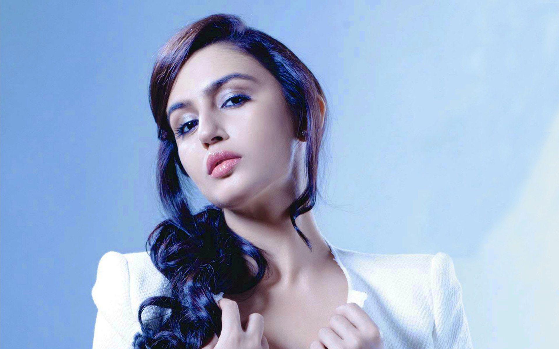 huma qureshi hd wallpaper,hair,face,hairstyle,eyebrow,beauty